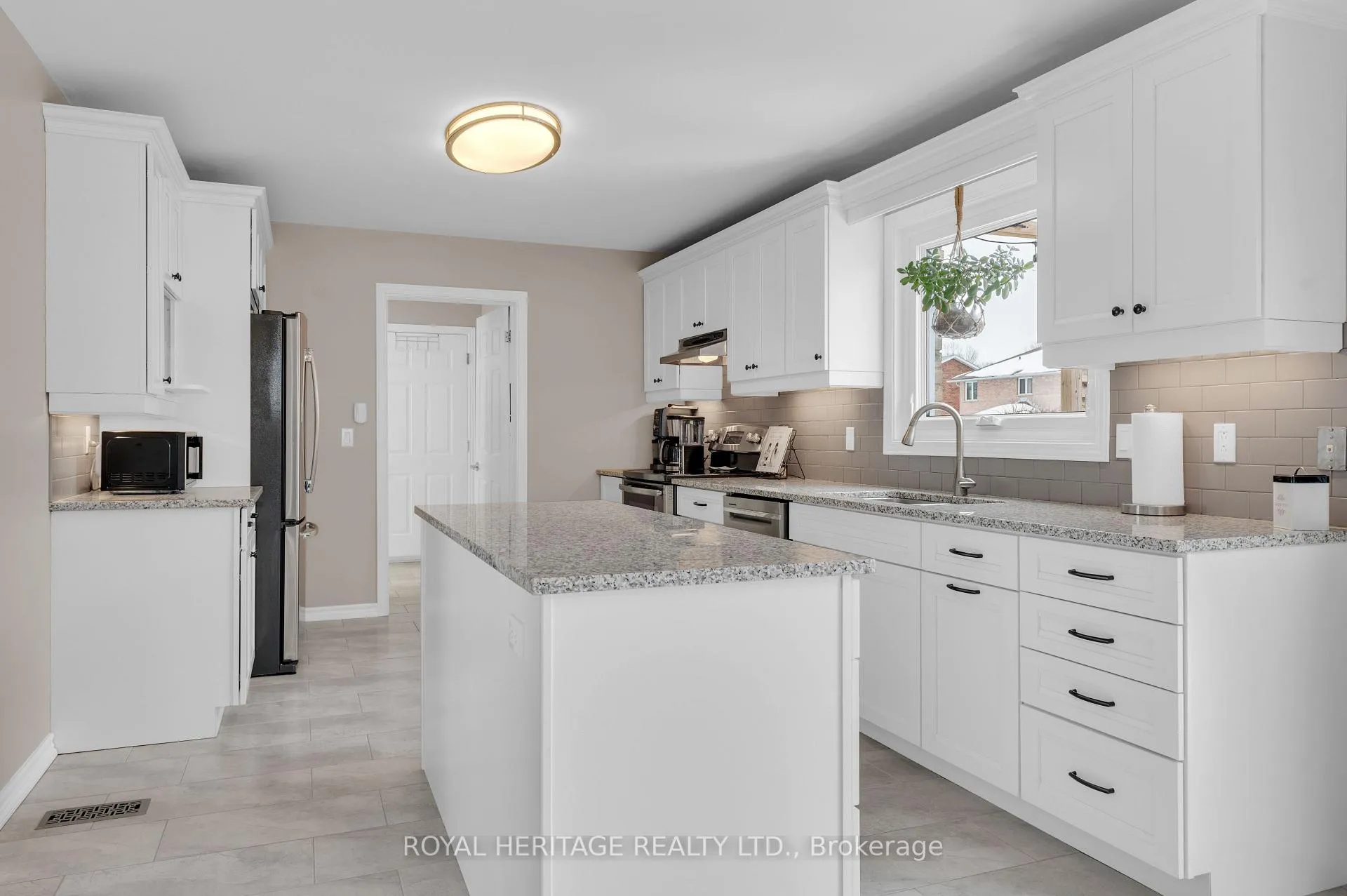 Photo 6 of 92 Parkview Heights, Quinte West, Murray Ward — HOMEH