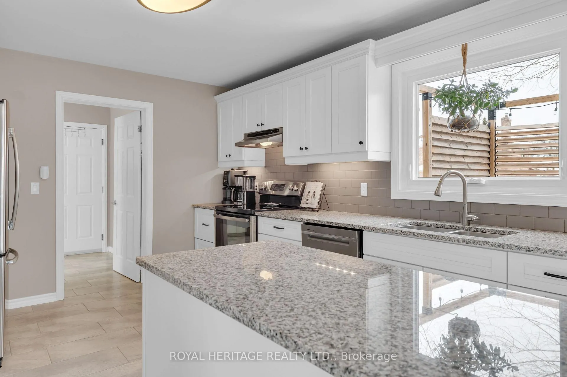 Photo 8 of 92 Parkview Heights, Quinte West, Murray Ward — HOMEH
