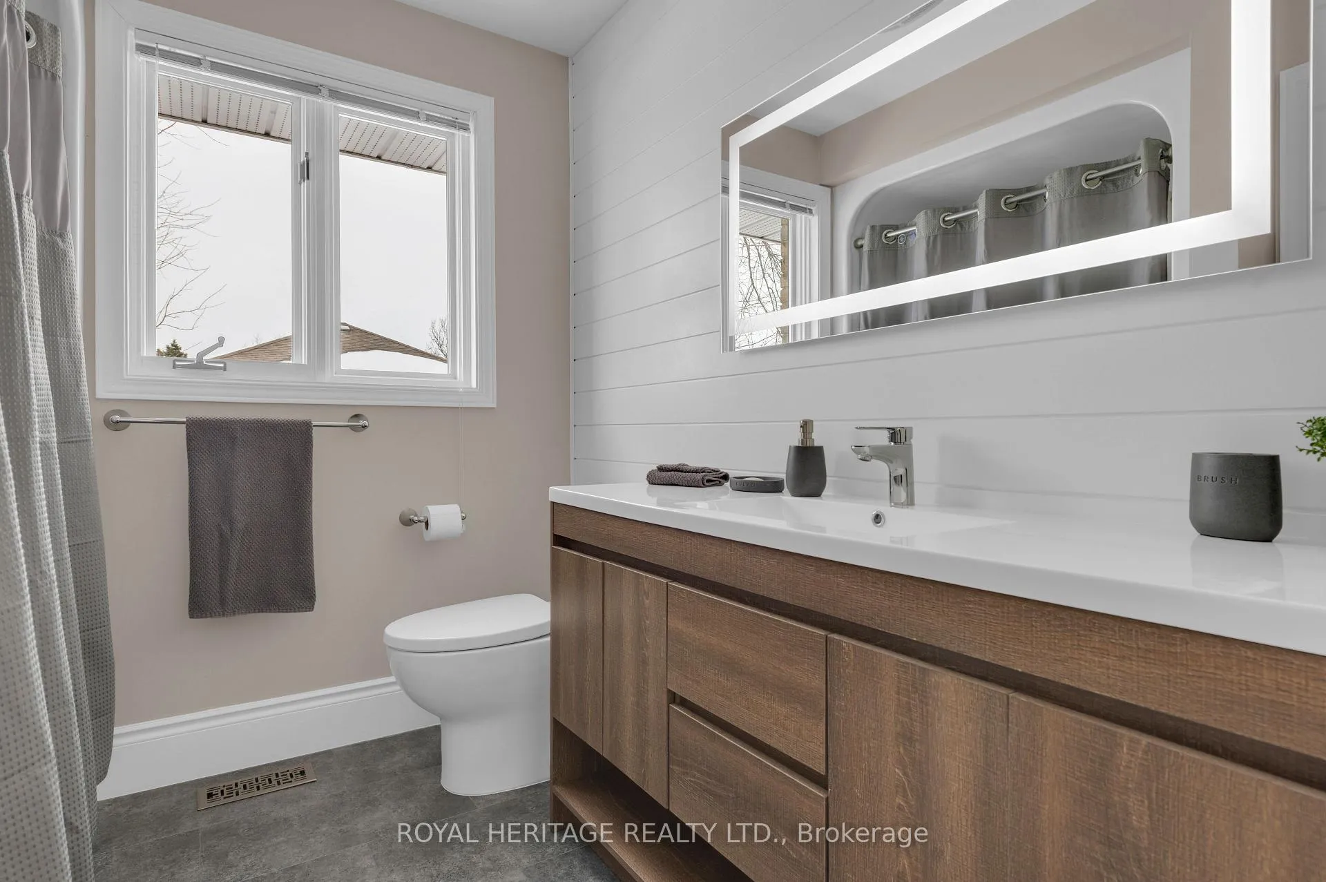 Photo 22 of 92 Parkview Heights, Quinte West, Murray Ward — HOMEH