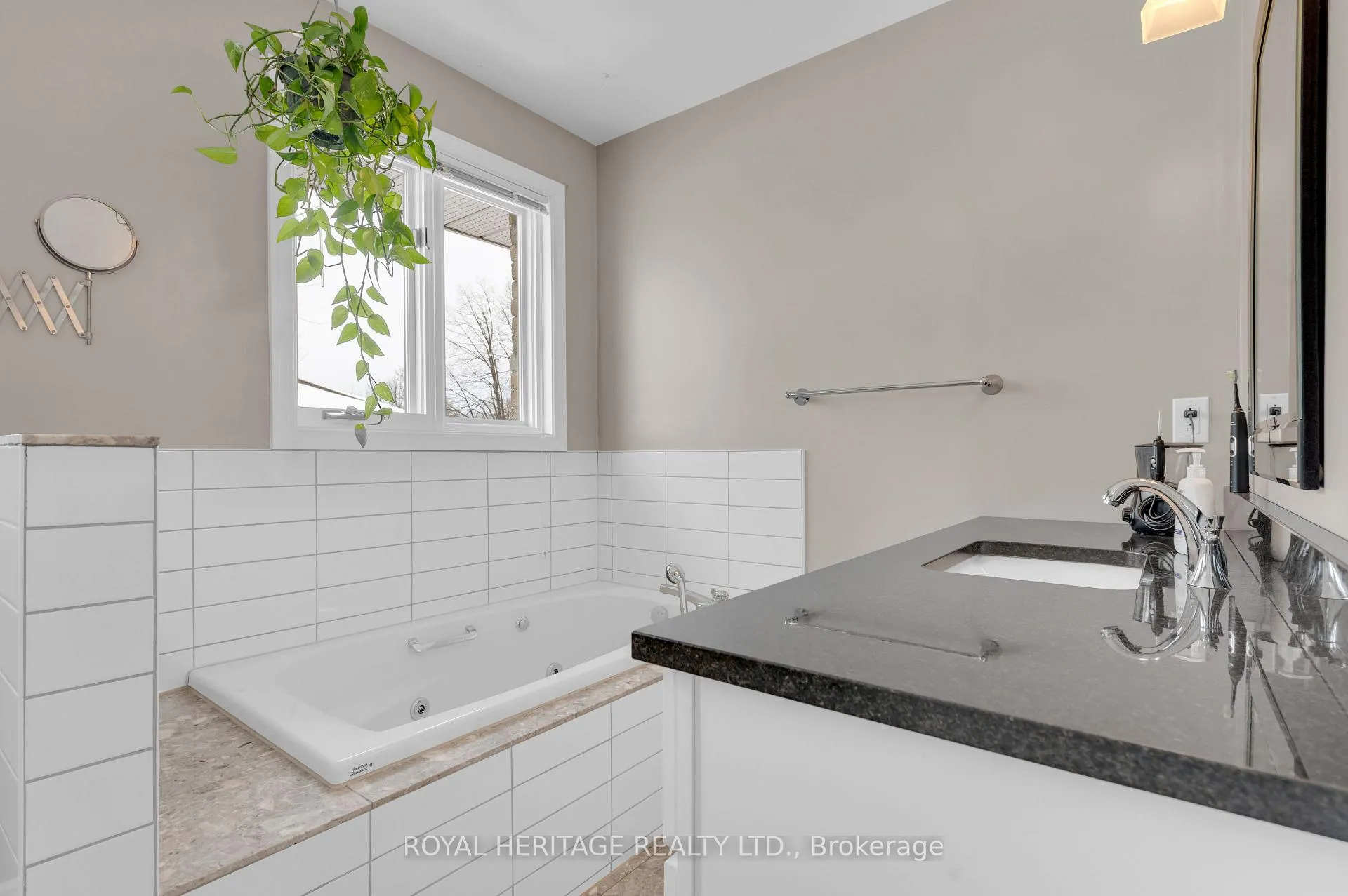 Photo 25 of 92 Parkview Heights, Quinte West, Murray Ward — HOMEH