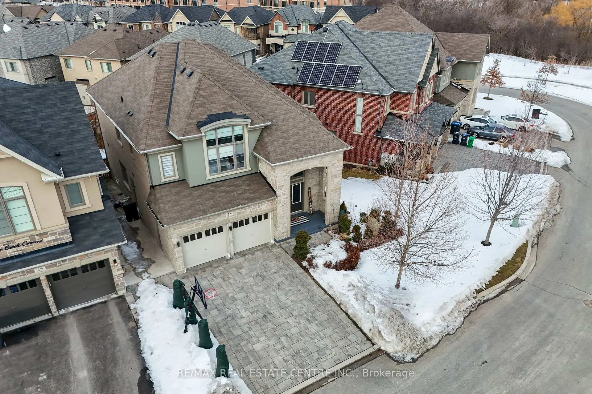 Photo 4 of 23 Prairie Creek Crescent, Brampton, Bram West — HOMEH
