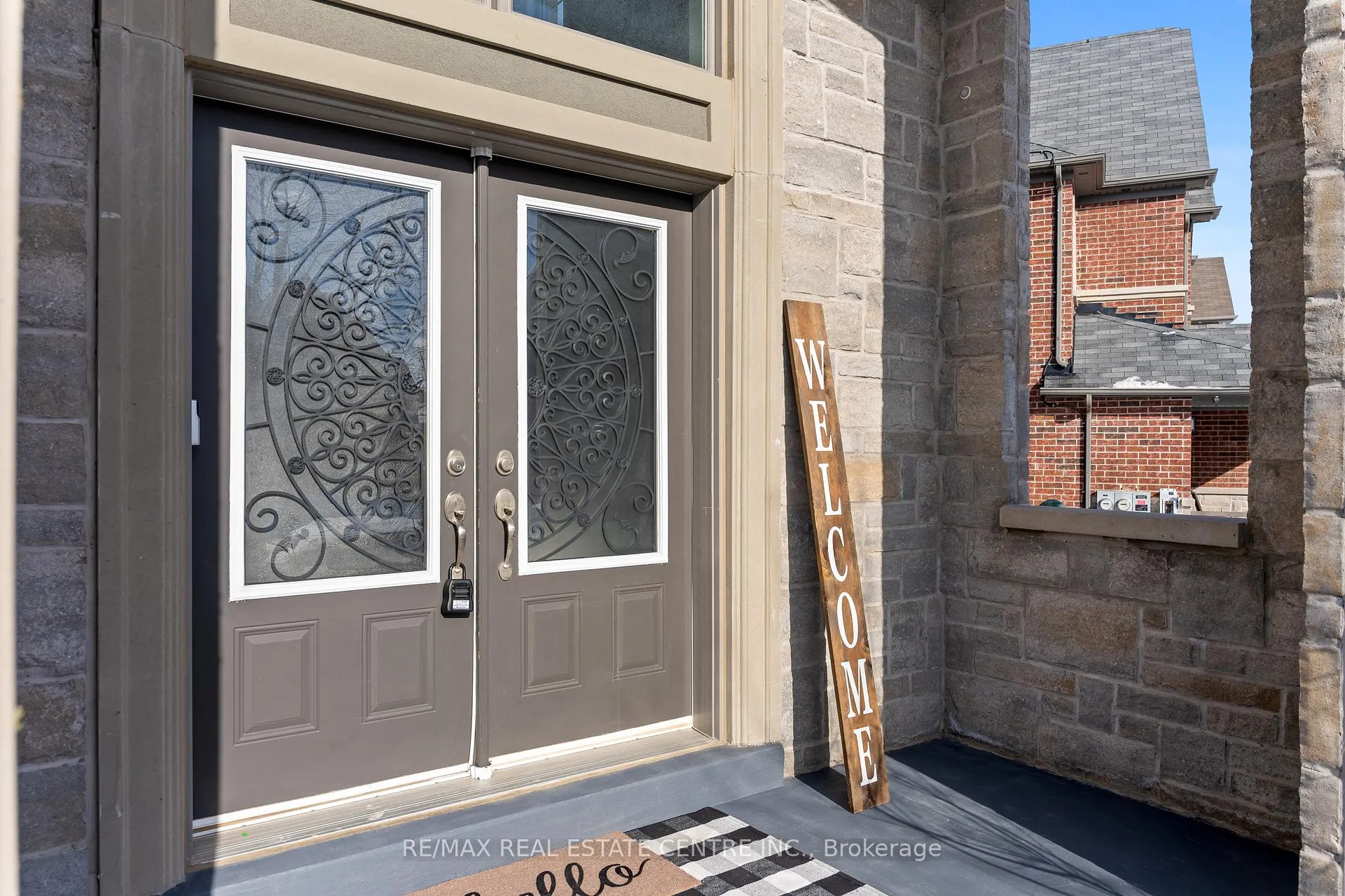 Photo 6 of 23 Prairie Creek Crescent, Brampton, Bram West — HOMEH