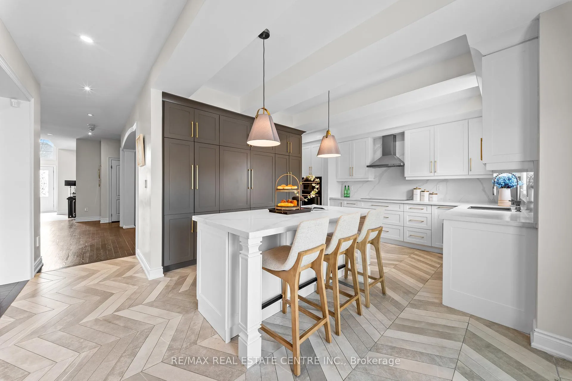 Photo 18 of 23 Prairie Creek Crescent, Brampton, Bram West — HOMEH