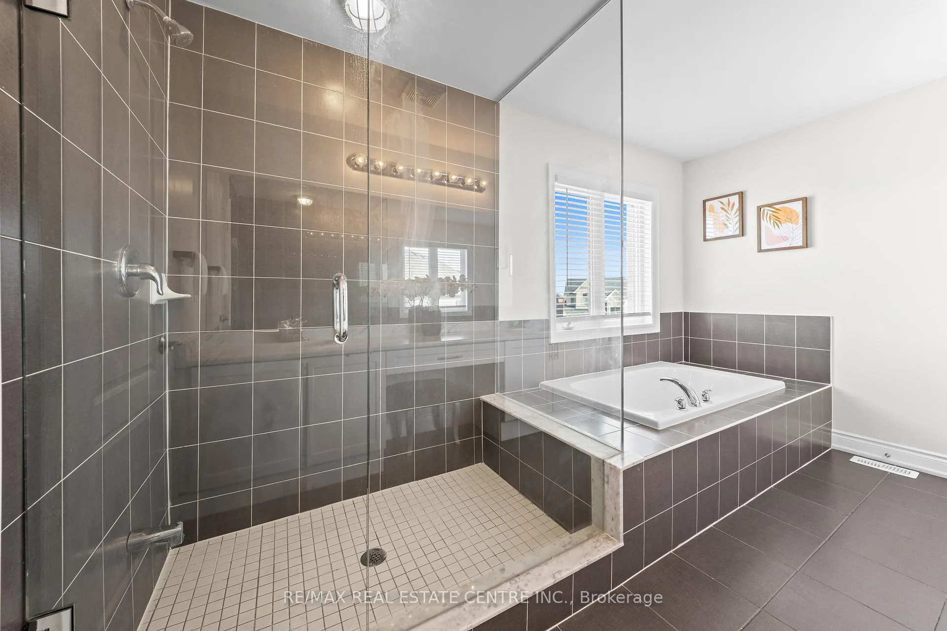 Photo 36 of 23 Prairie Creek Crescent, Brampton, Bram West — HOMEH