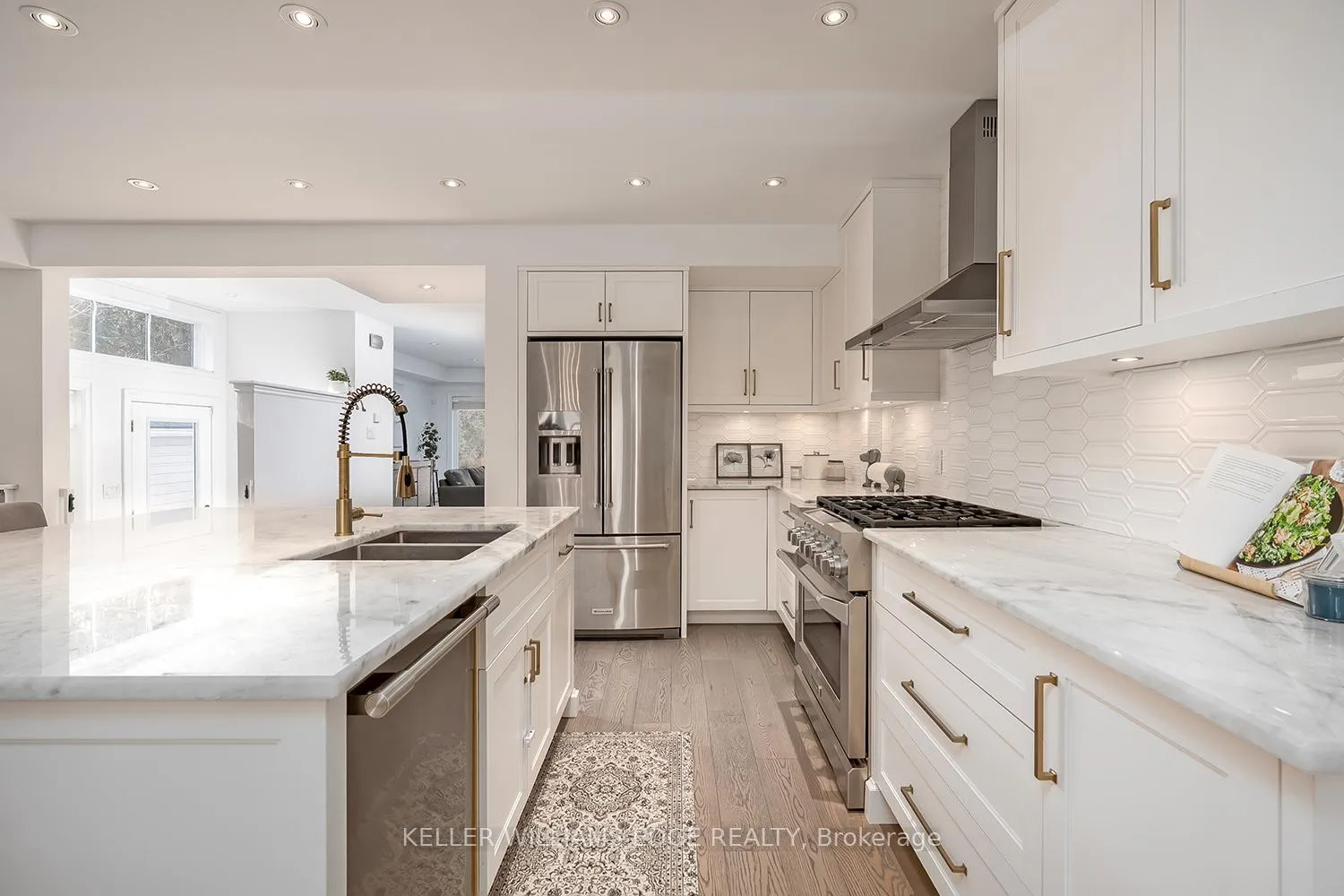 Photo 11 of 500 Burlington Avenue, Burlington, Brant — HOMEH