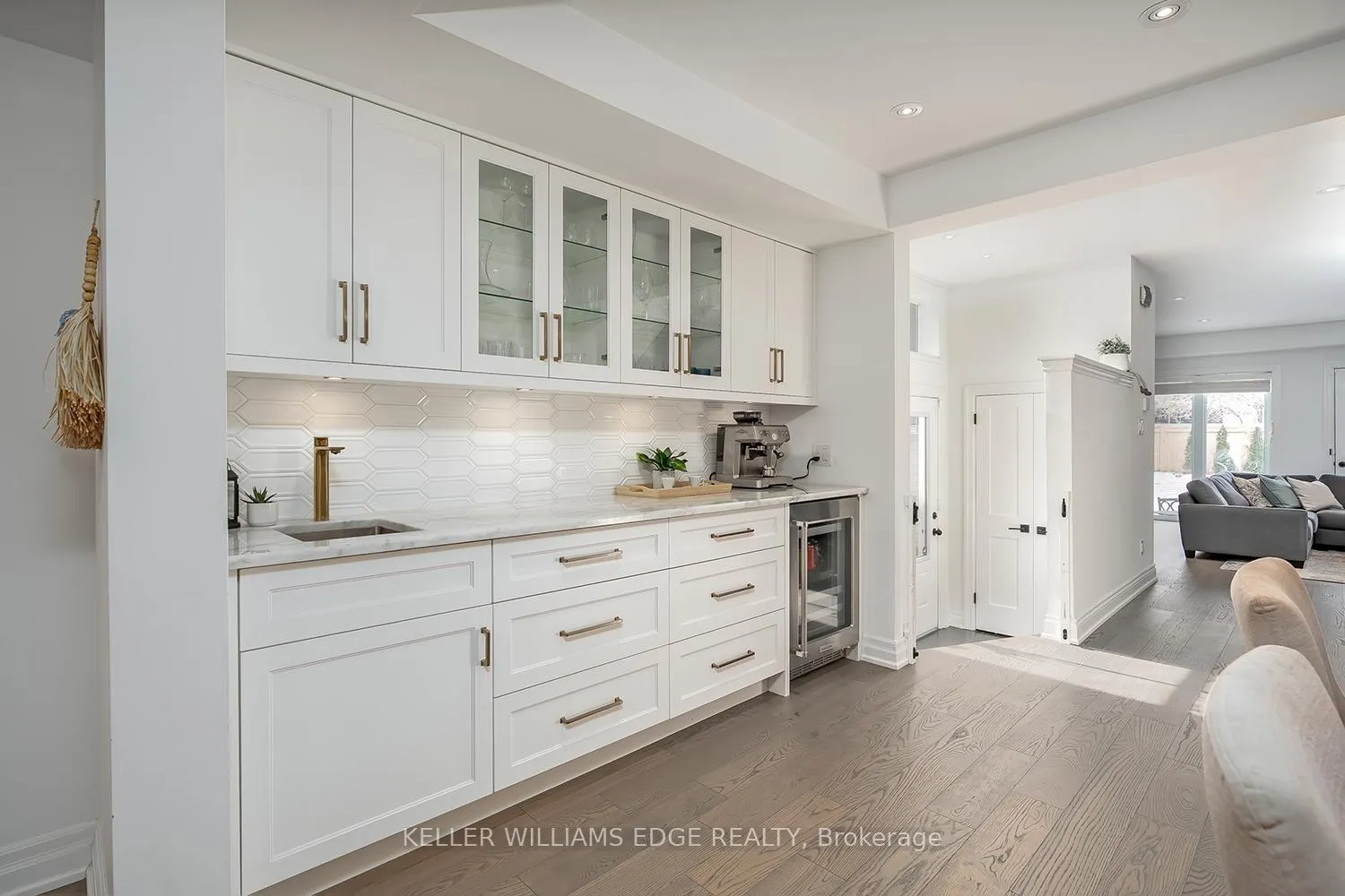 Photo 12 of 500 Burlington Avenue, Burlington, Brant — HOMEH