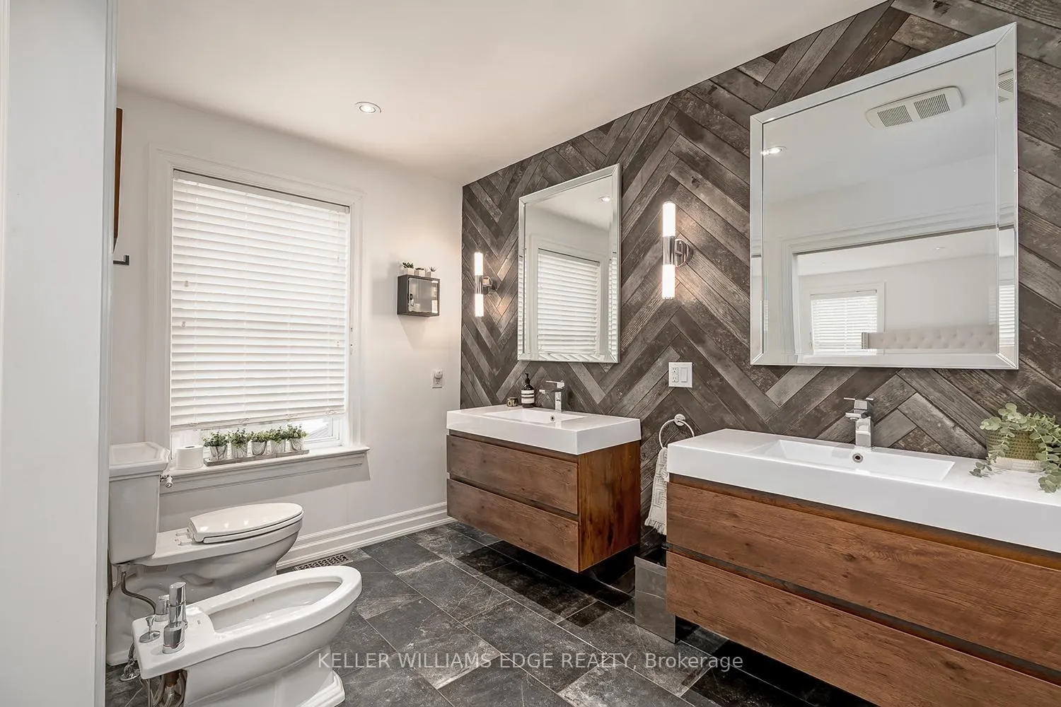 Photo 26 of 500 Burlington Avenue, Burlington, Brant — HOMEH