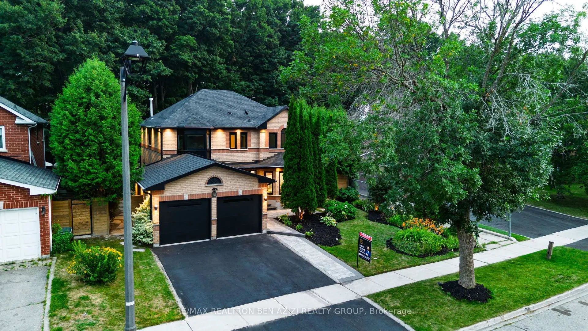 Photo 1 of 78 Charing Crescent, Aurora, Aurora Highlands — HOMEH