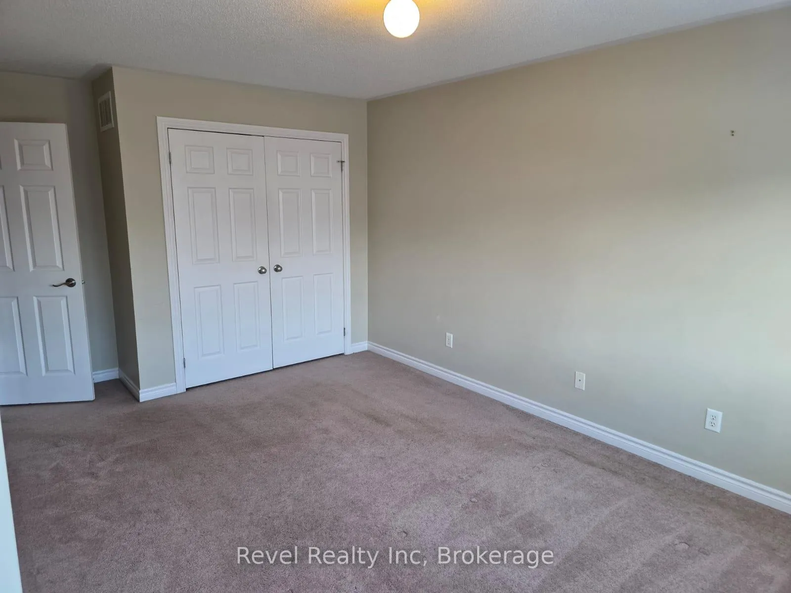 Photo 8 of 1026 Whitney Crescent, Midland — HOMEH