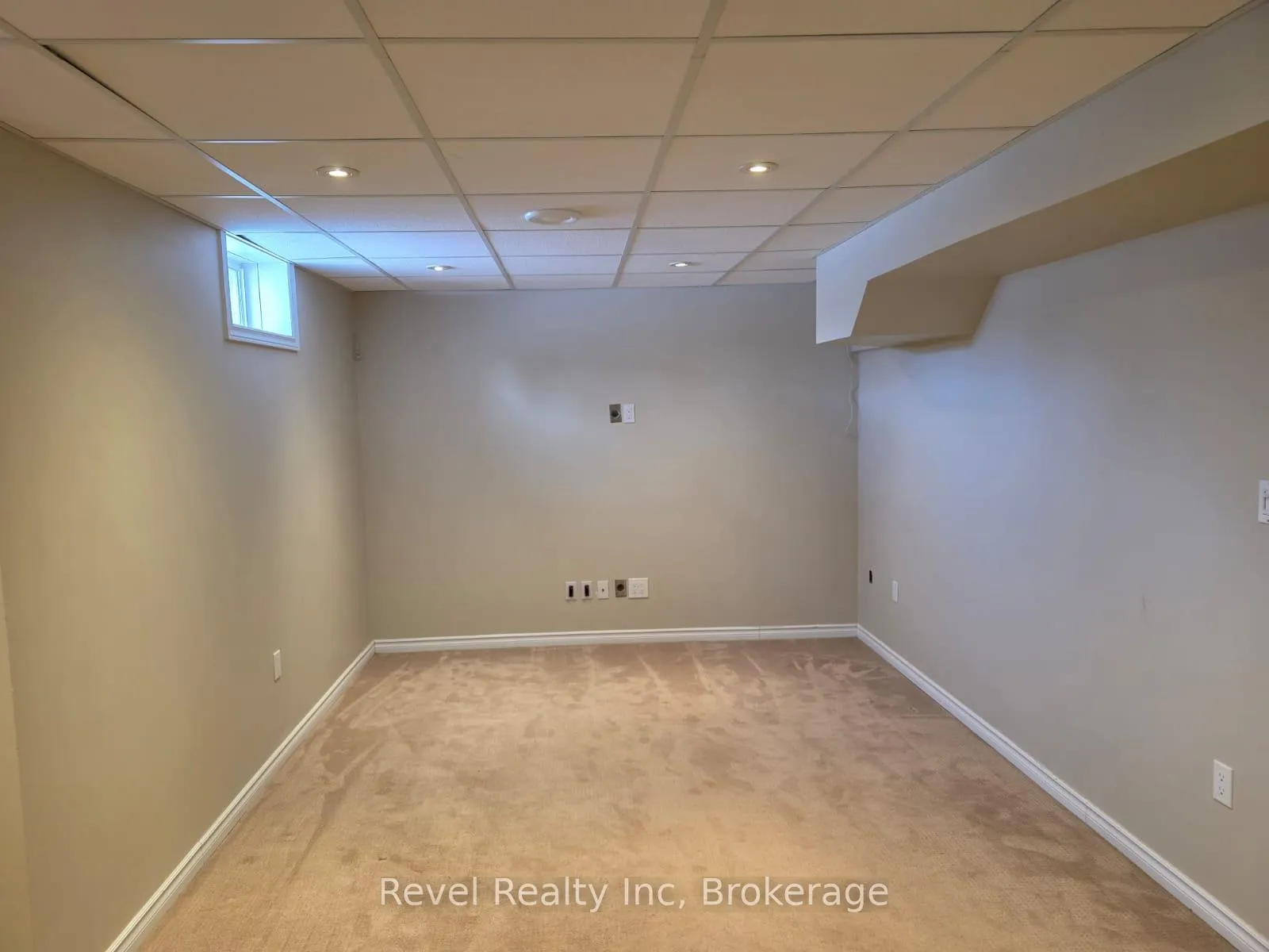 Photo 10 of 1026 Whitney Crescent, Midland — HOMEH