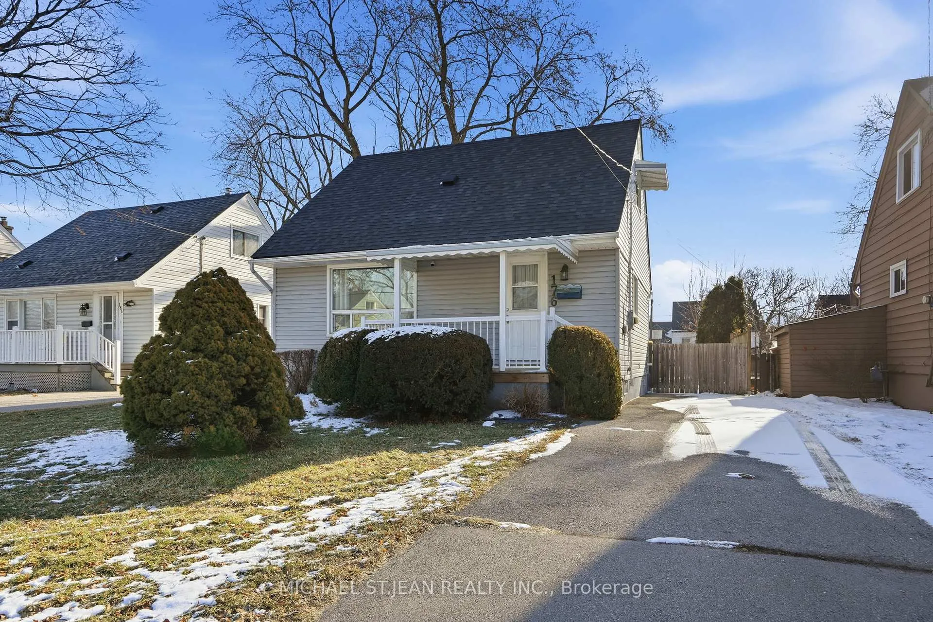 Photo 2 of 176 Adair Avenue N, Hamilton, McQuesten — HOMEH