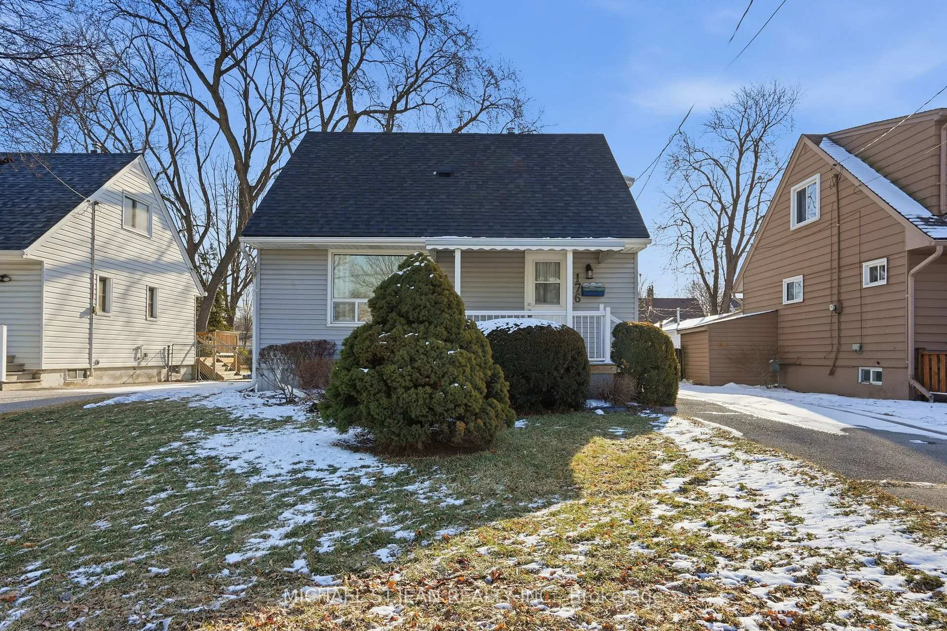 Photo 3 of 176 Adair Avenue N, Hamilton, McQuesten — HOMEH