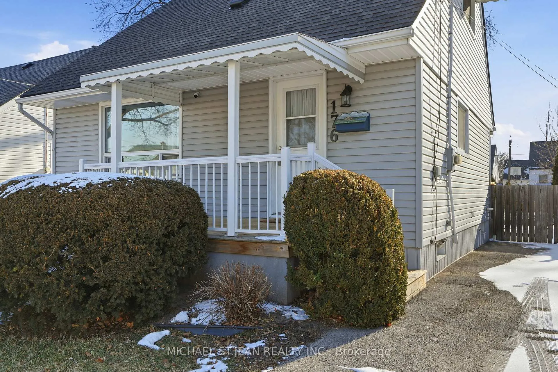 Photo 4 of 176 Adair Avenue N, Hamilton, McQuesten — HOMEH