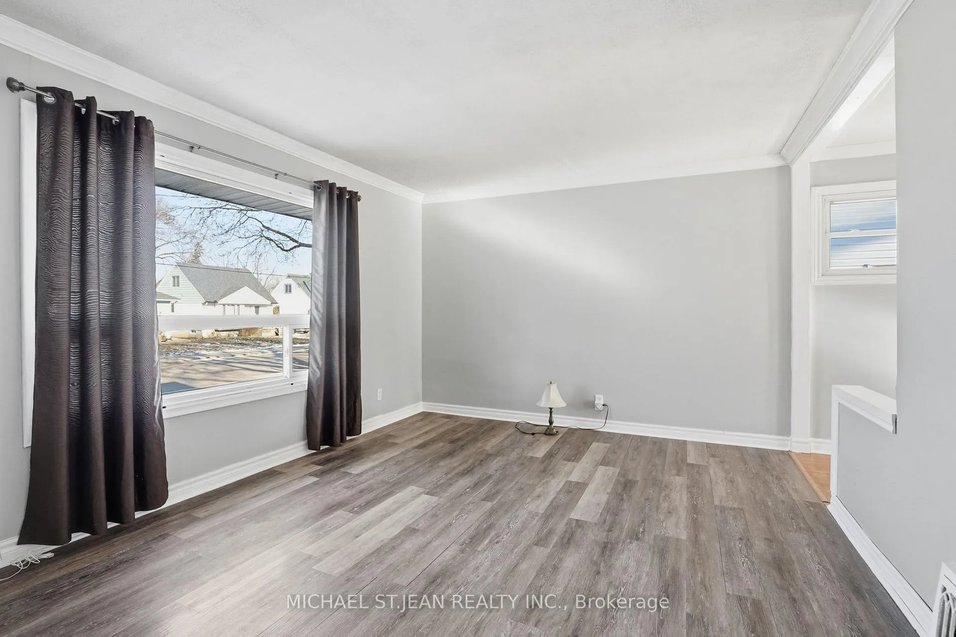 Photo 11 of 176 Adair Avenue N, Hamilton, McQuesten — HOMEH