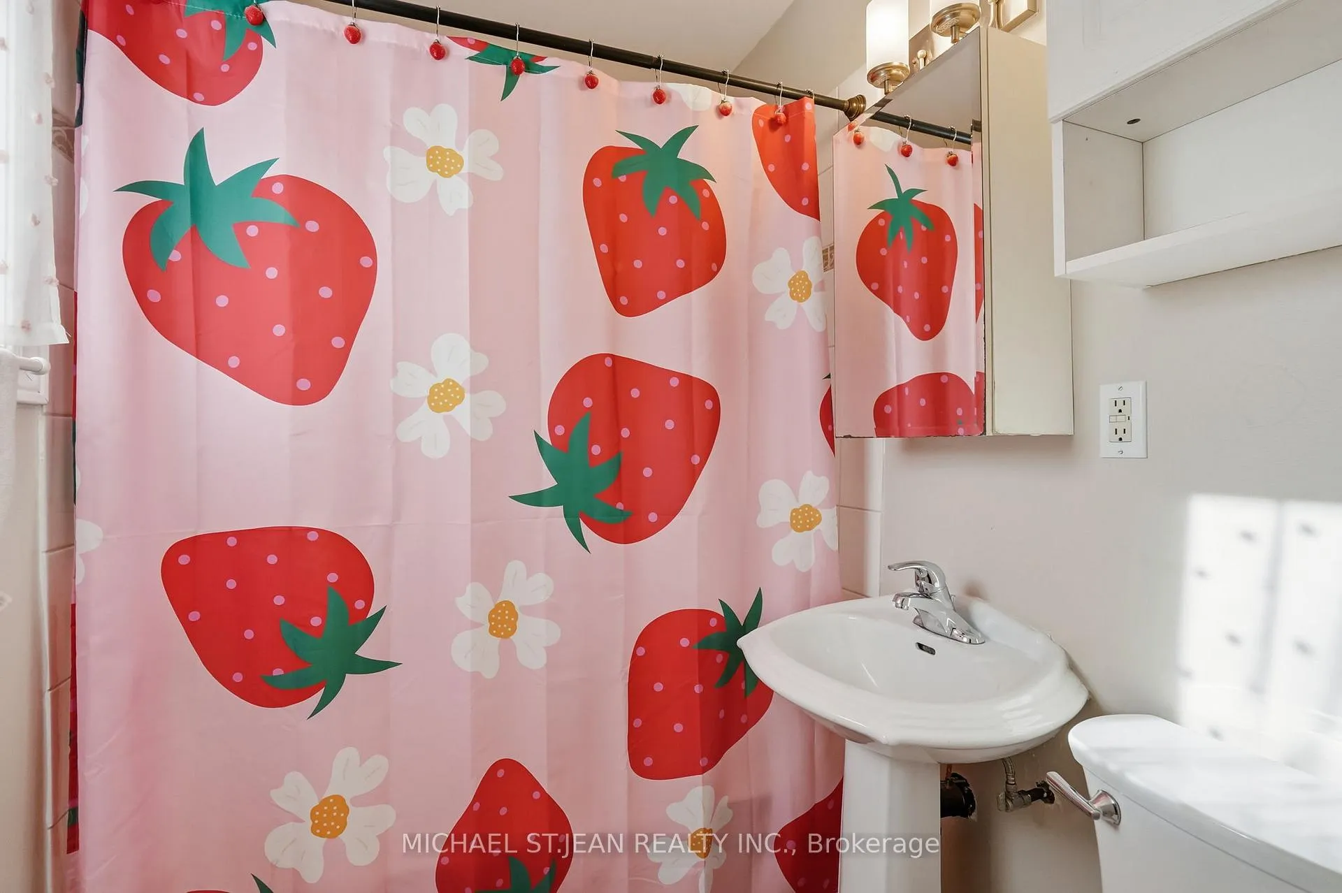 Photo 18 of 176 Adair Avenue N, Hamilton, McQuesten — HOMEH