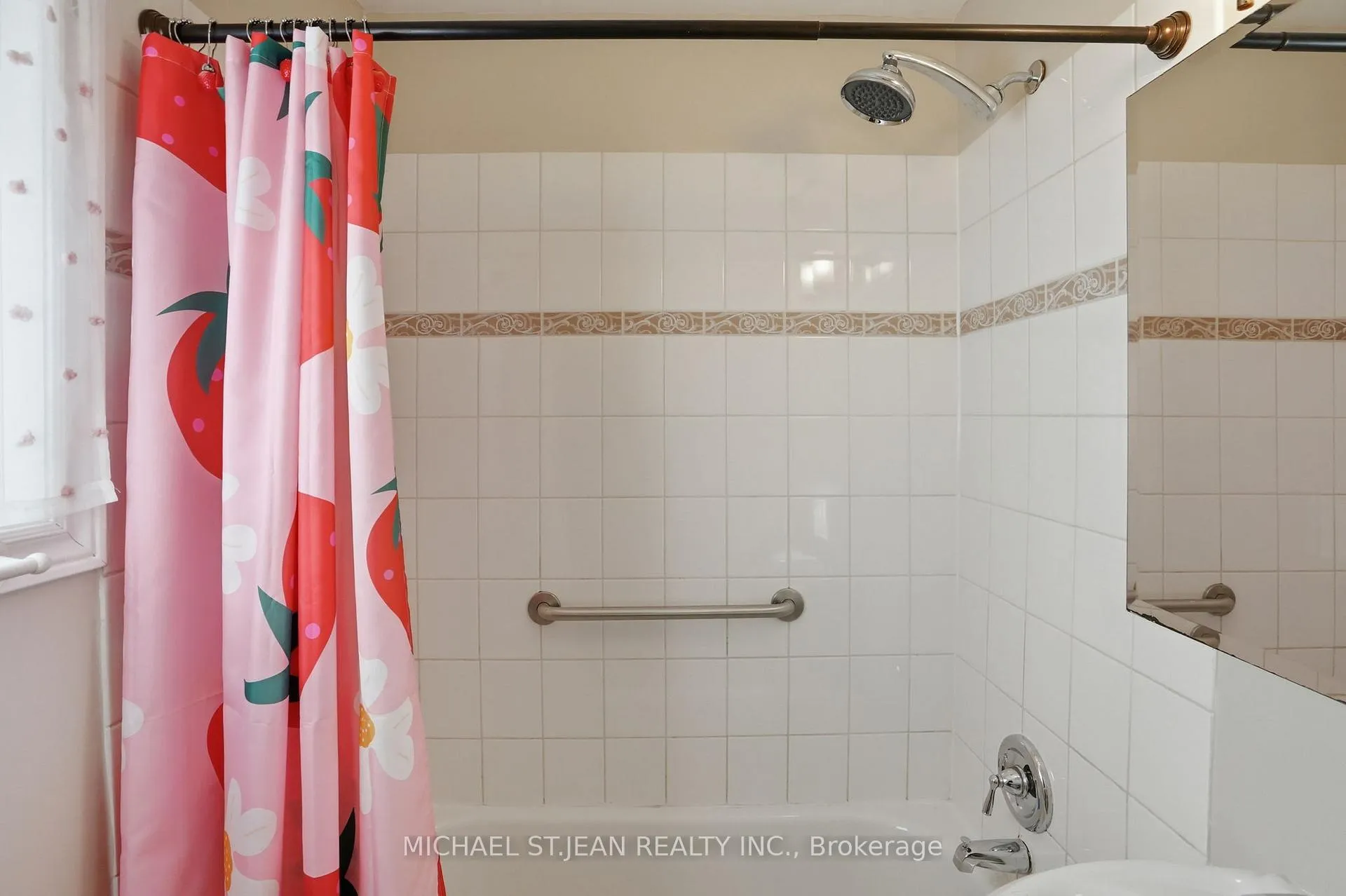 Photo 19 of 176 Adair Avenue N, Hamilton, McQuesten — HOMEH