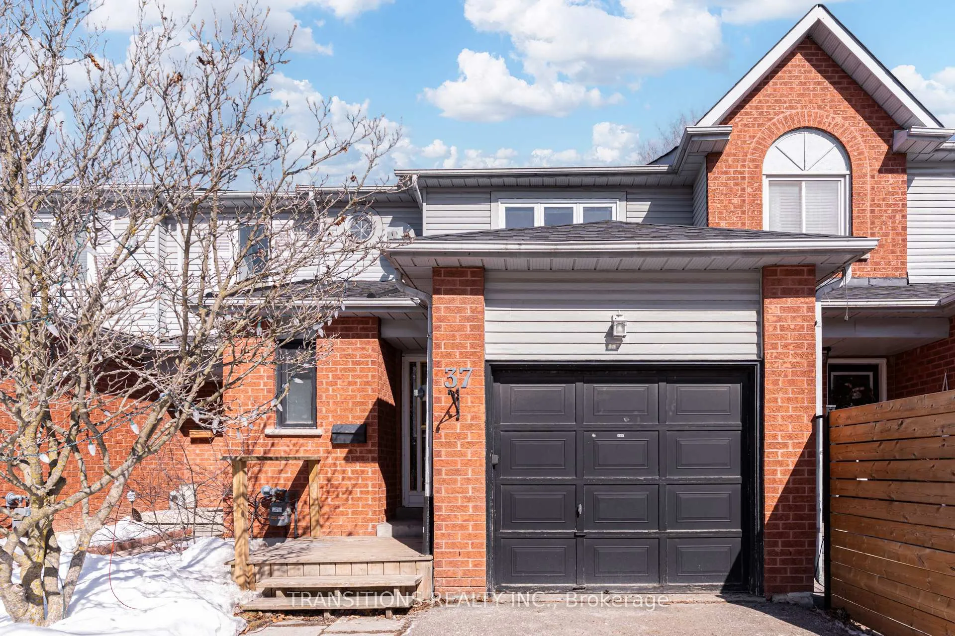 Photo 1 of 37 Galbraith Court, Clarington, Bowmanville — HOMEH