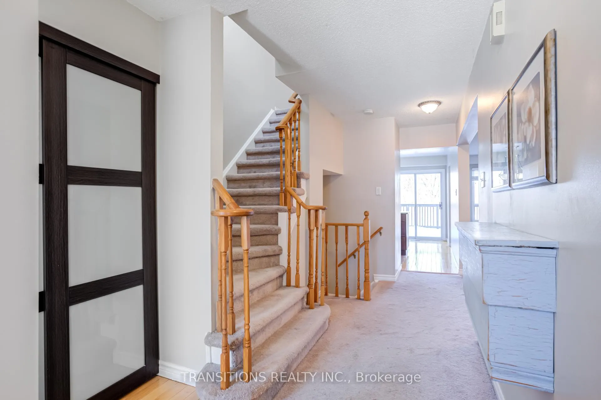 Photo 2 of 37 Galbraith Court, Clarington, Bowmanville — HOMEH
