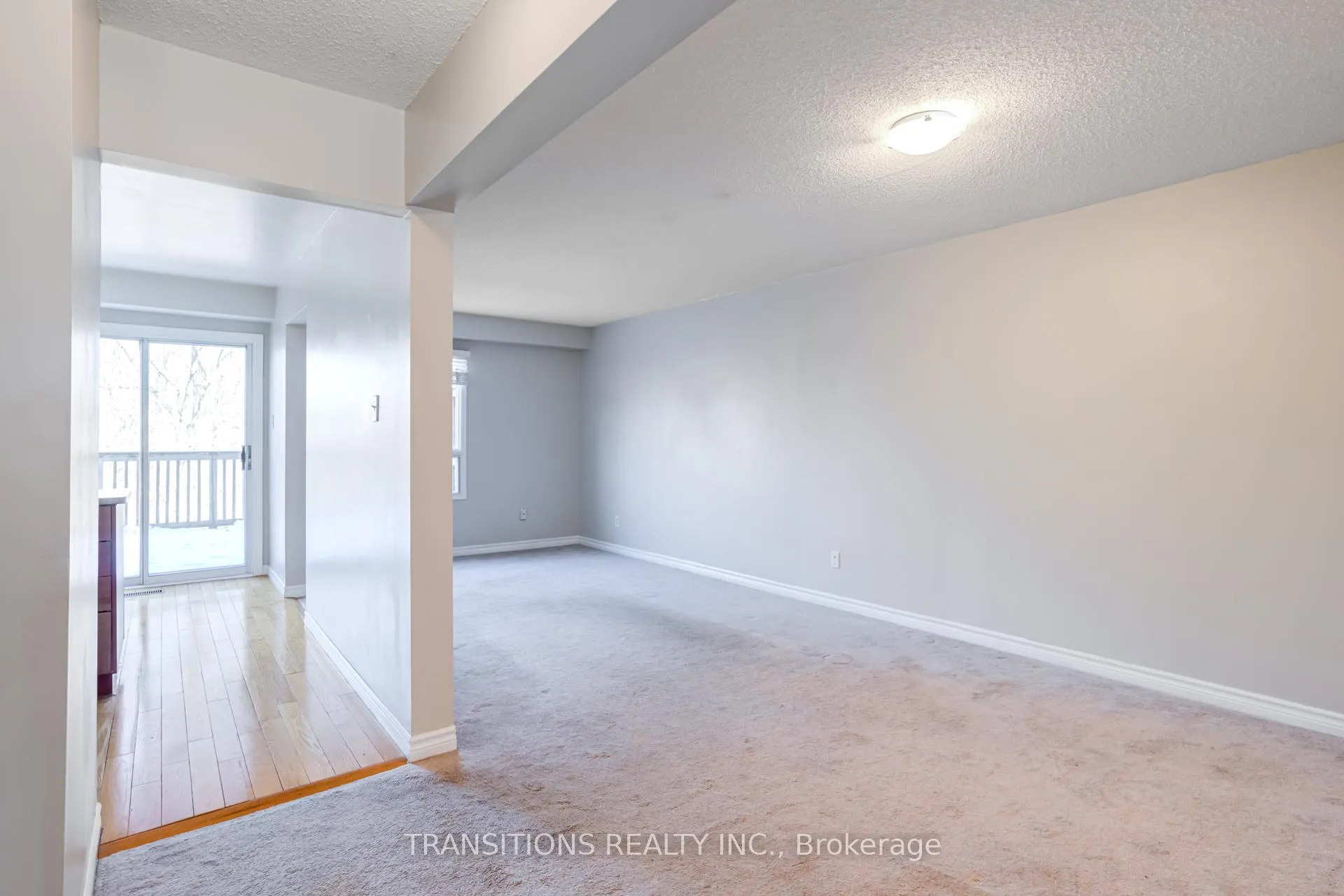 Photo 4 of 37 Galbraith Court, Clarington, Bowmanville — HOMEH