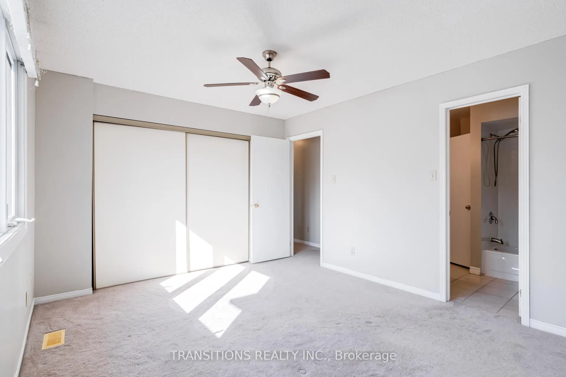 Photo 15 of 37 Galbraith Court, Clarington, Bowmanville — HOMEH
