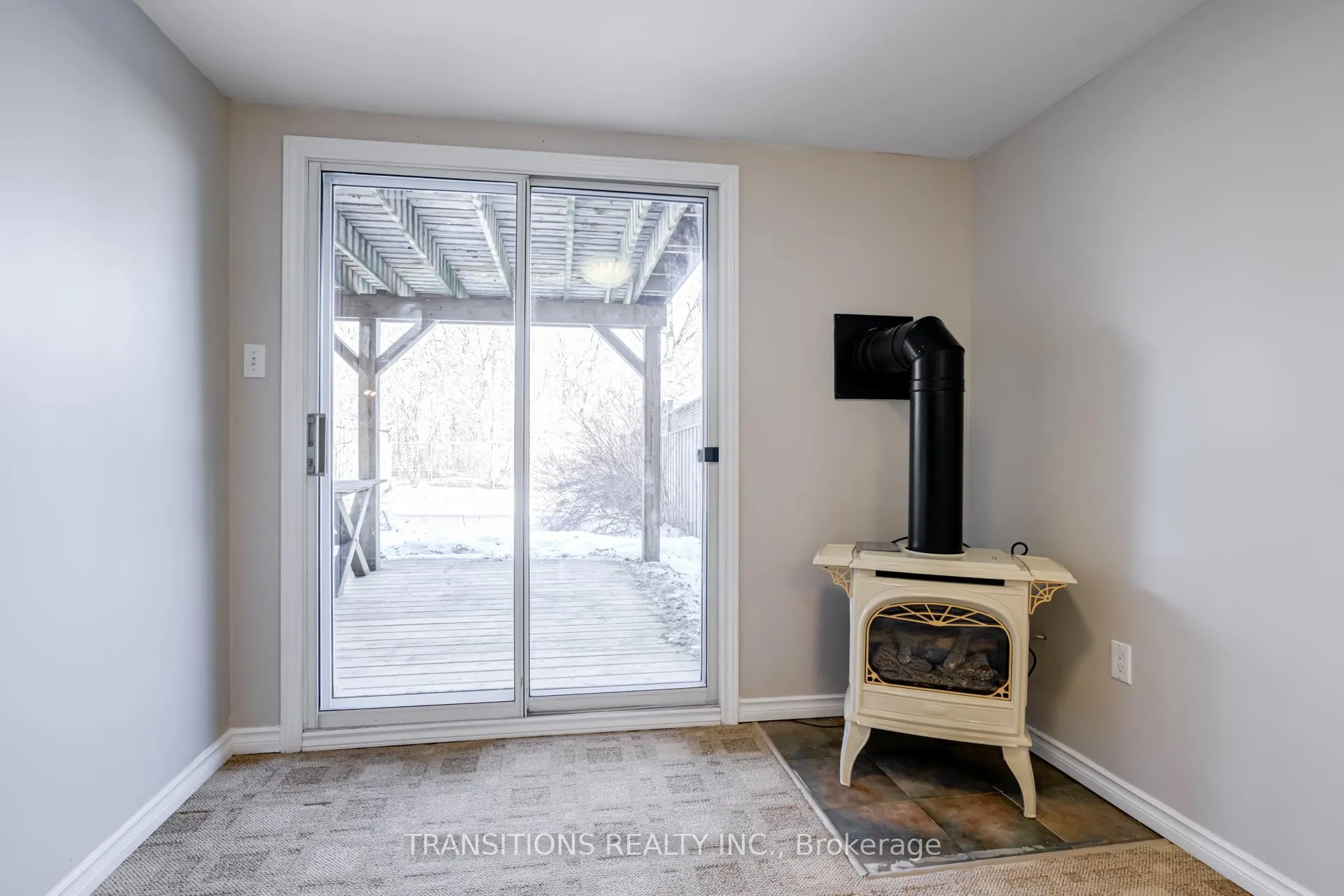 Photo 28 of 37 Galbraith Court, Clarington, Bowmanville — HOMEH