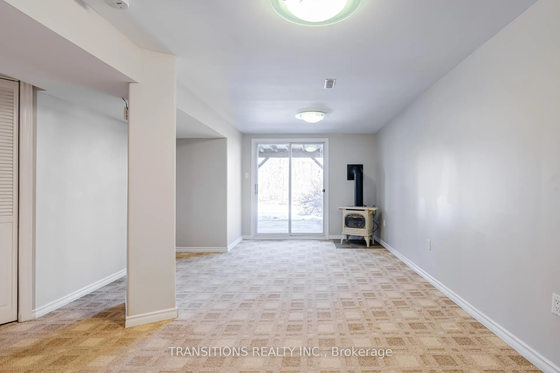 Photo 29 of 37 Galbraith Court, Clarington, Bowmanville — HOMEH