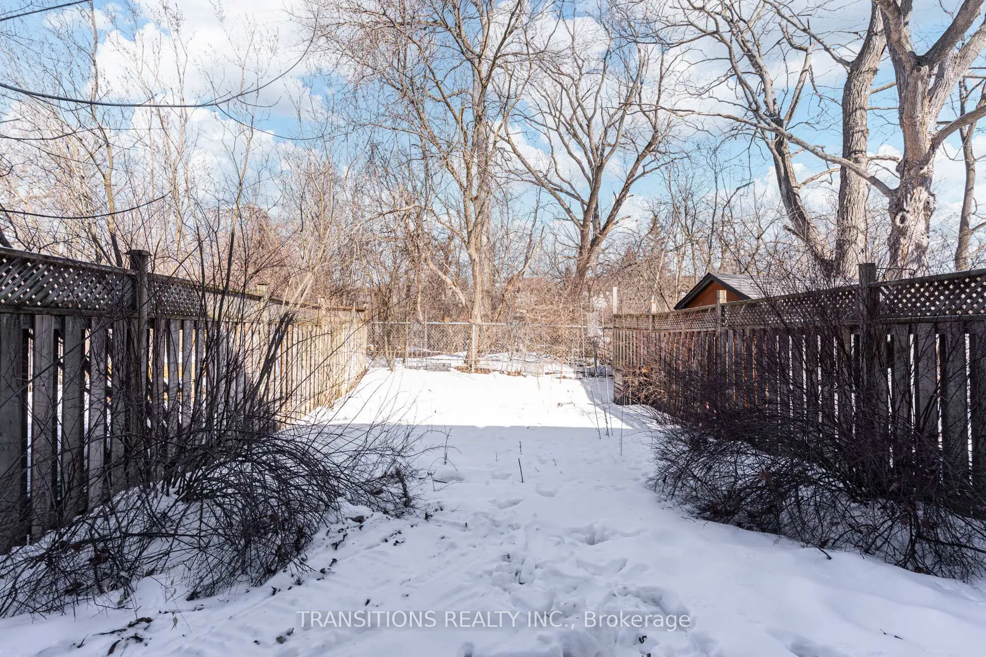 Photo 38 of 37 Galbraith Court, Clarington, Bowmanville — HOMEH
