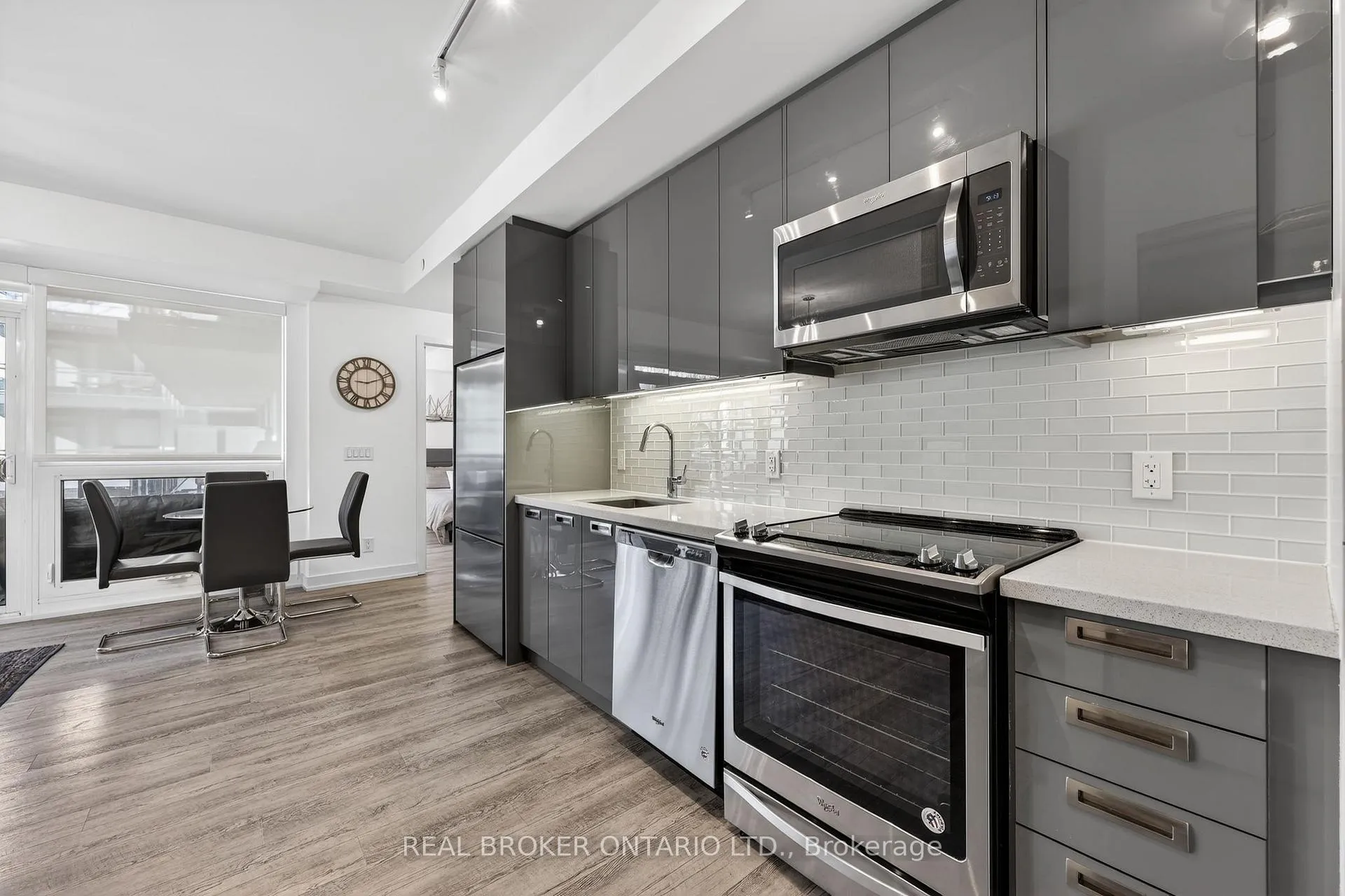 Photo 6 of Unit D233, 333 Sea Ray Avenue, Innisfil, Rural Innisfil — HOMEH