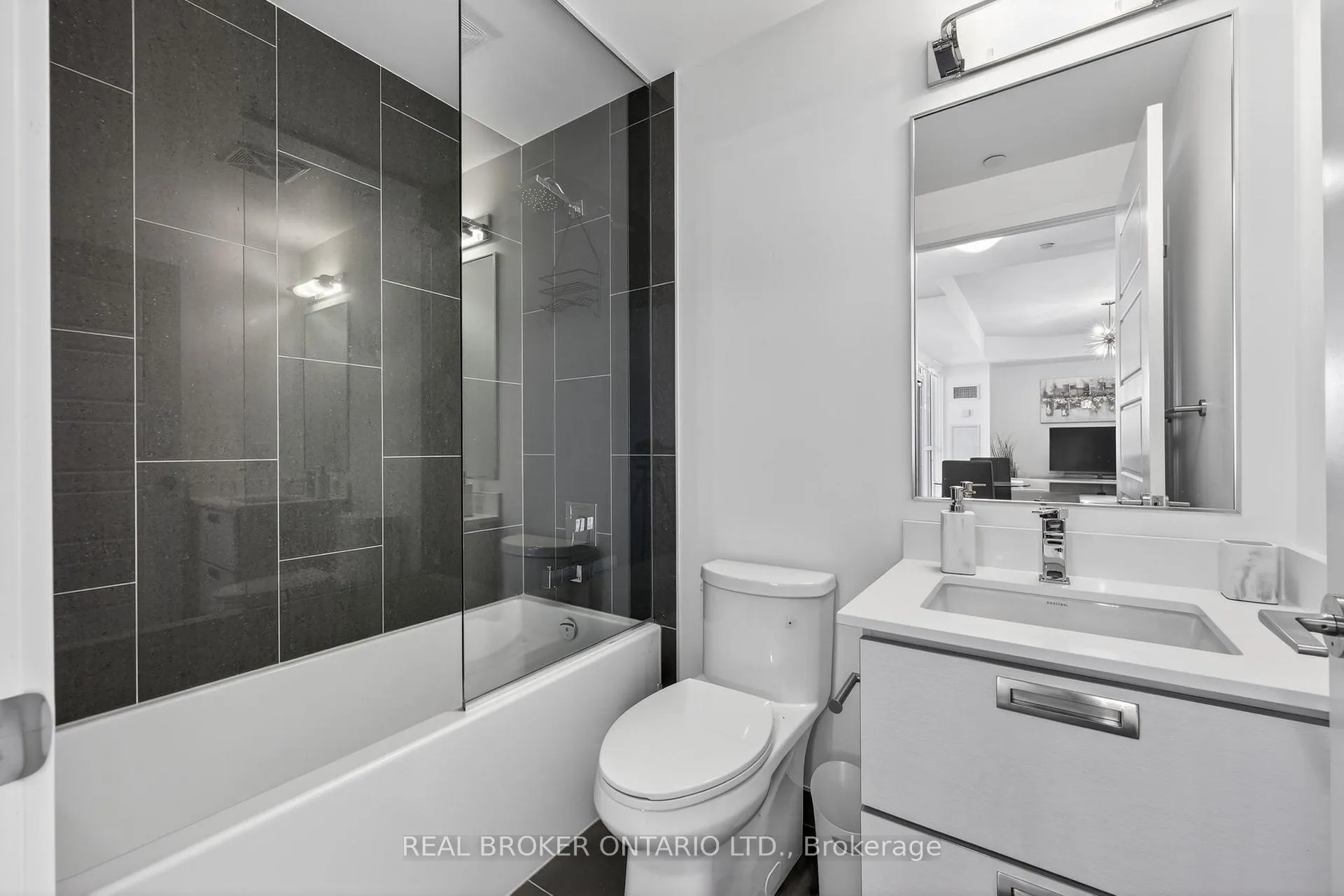 Photo 9 of Unit D233, 333 Sea Ray Avenue, Innisfil, Rural Innisfil — HOMEH