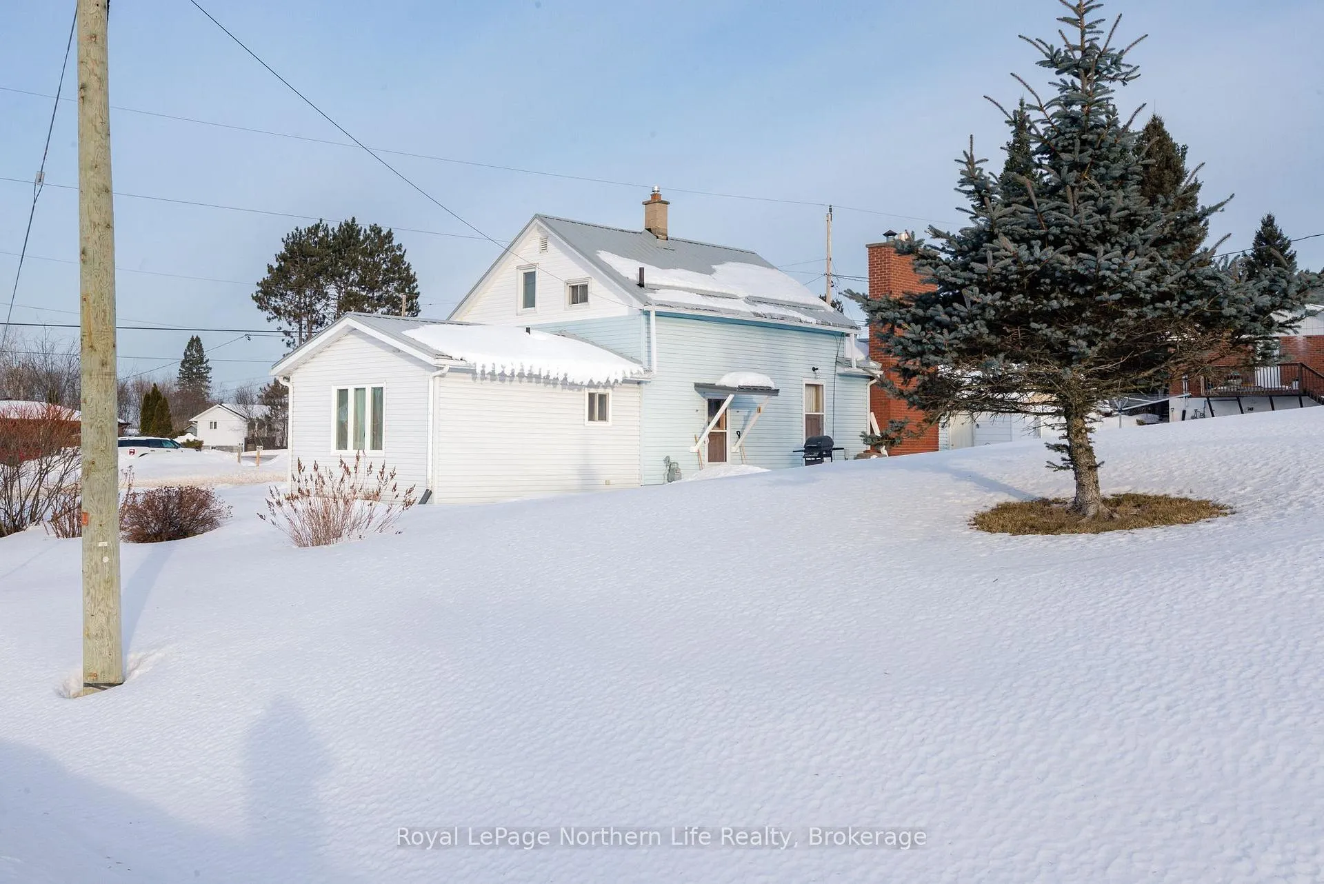 Photo 2 of 404 Main Street, Powassan — HOMEH