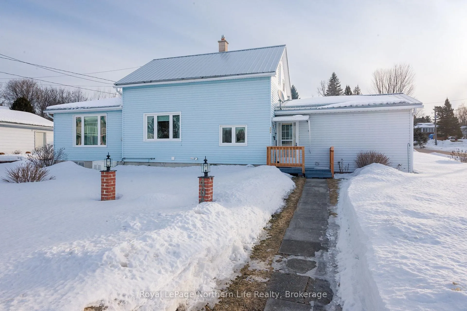 Photo 6 of 404 Main Street, Powassan — HOMEH
