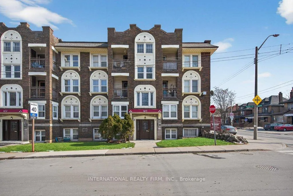 Photo 2 of Unit 1, 109 Balsam Avenue S, Hamilton, Stipley — HOMEH