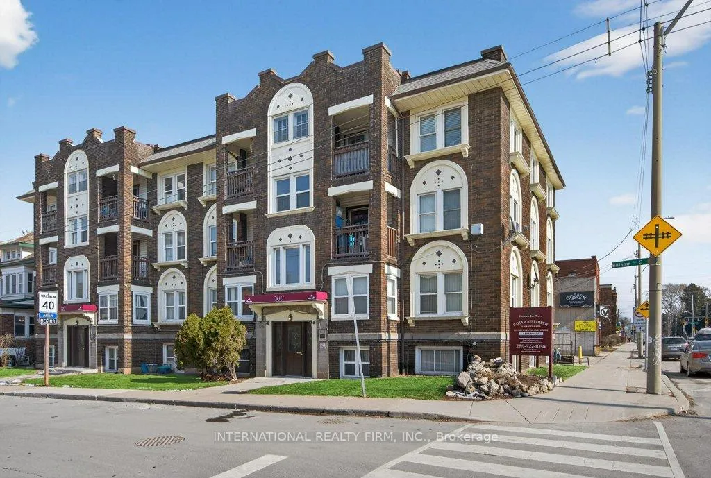 Photo 4 of Unit 1, 109 Balsam Avenue S, Hamilton, Stipley — HOMEH