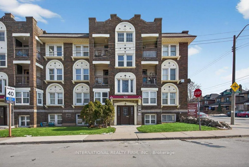 Photo 5 of Unit 1, 109 Balsam Avenue S, Hamilton, Stipley — HOMEH