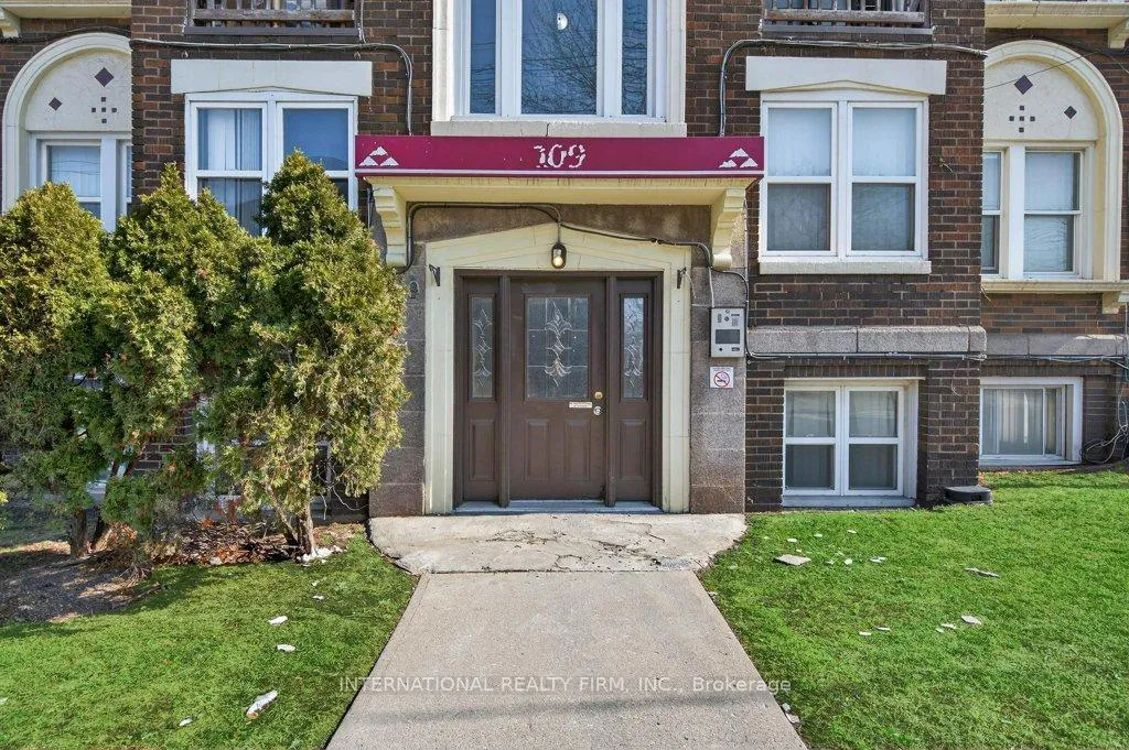 Photo 6 of Unit 1, 109 Balsam Avenue S, Hamilton, Stipley — HOMEH
