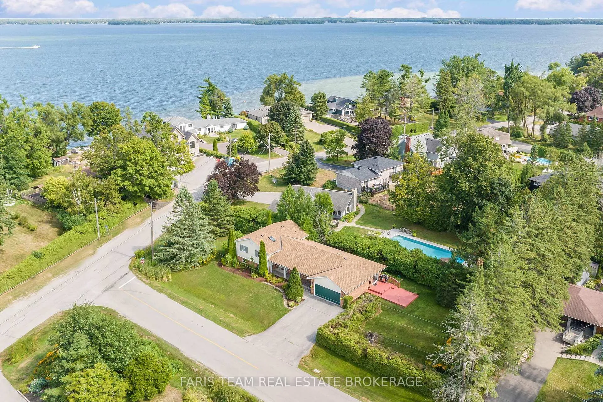 Photo 3 of 53 Maple Drive, Orillia — HOMEH