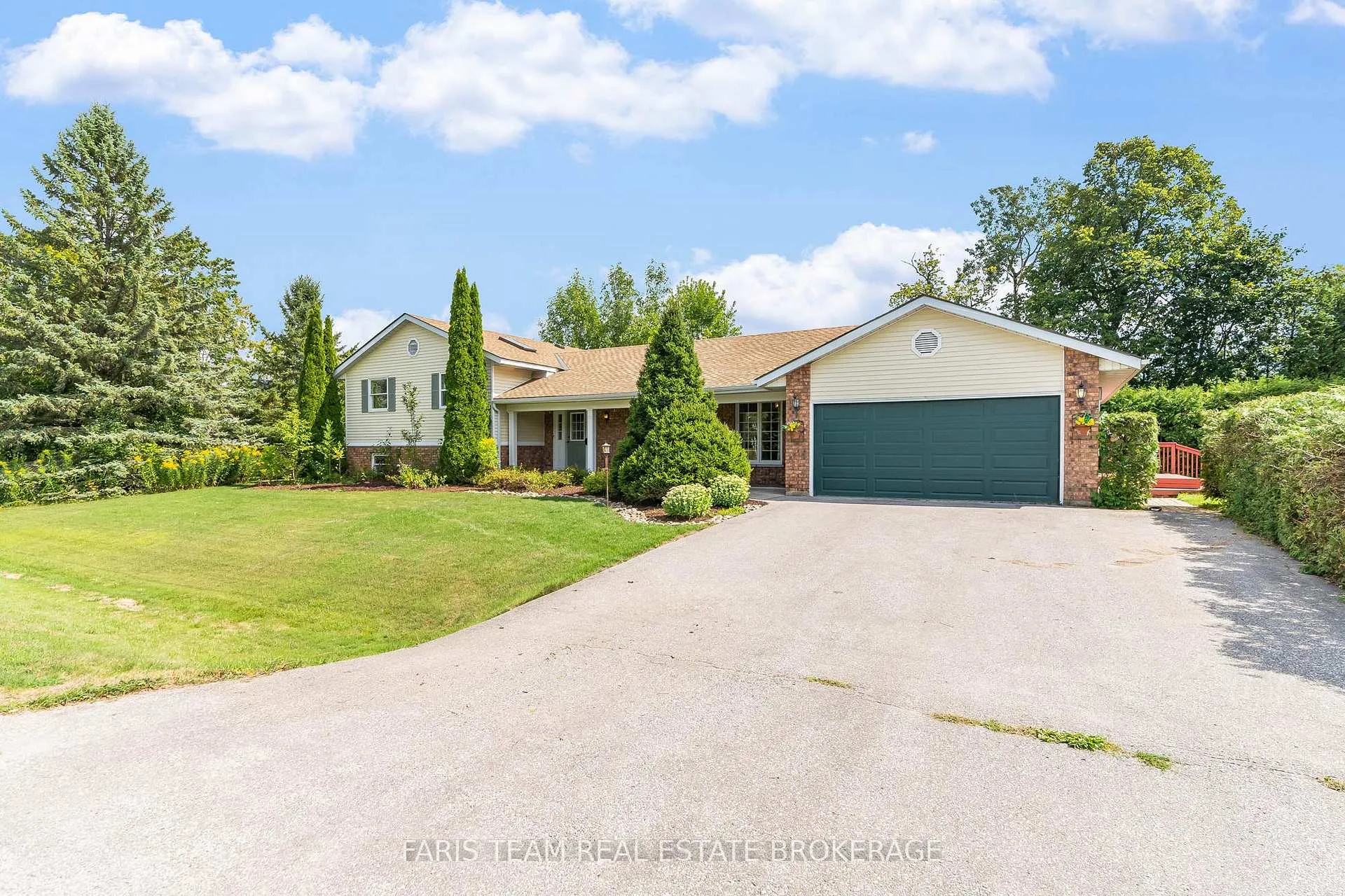 Photo 4 of 53 Maple Drive, Orillia — HOMEH