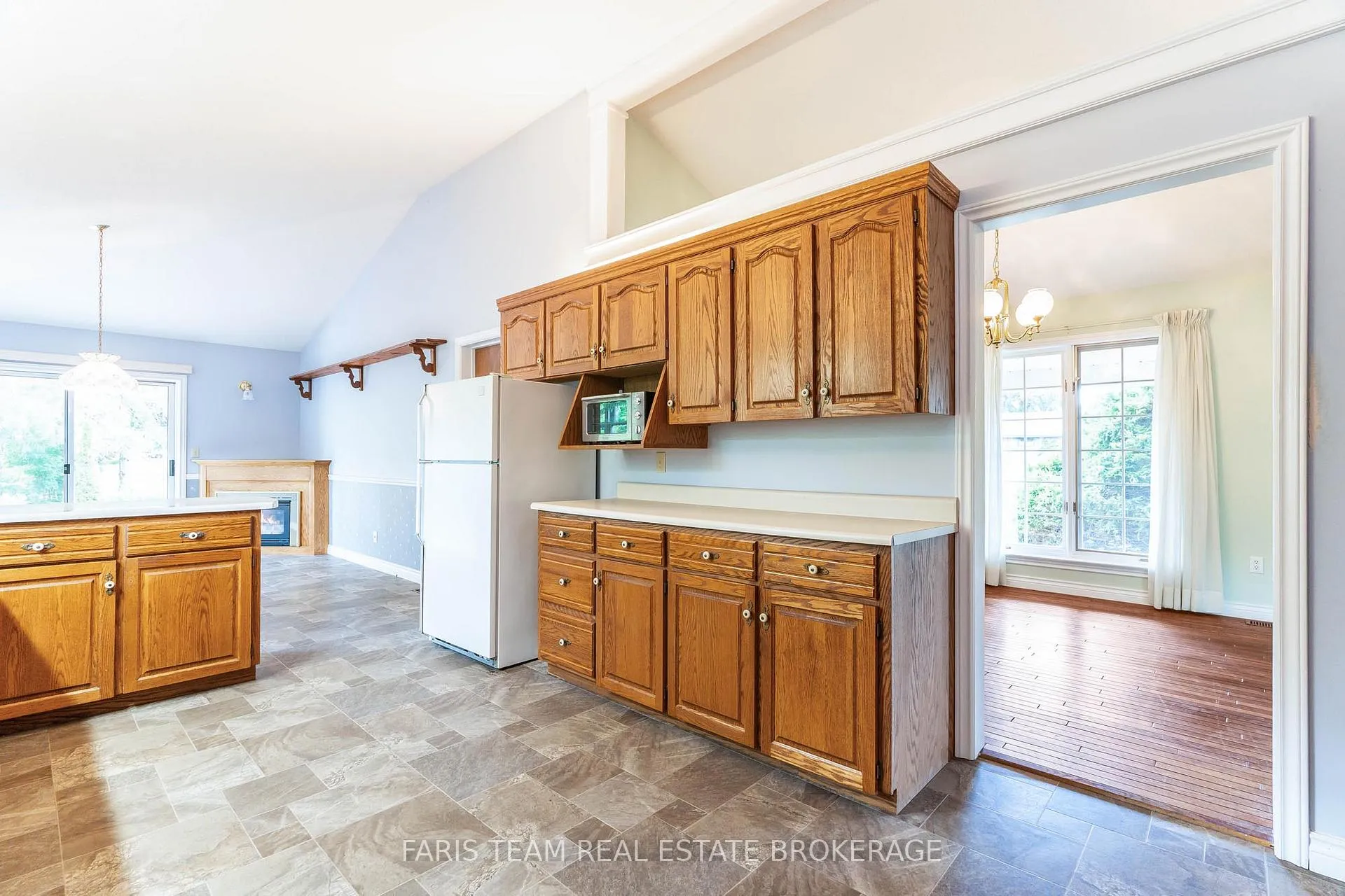 Photo 8 of 53 Maple Drive, Orillia — HOMEH