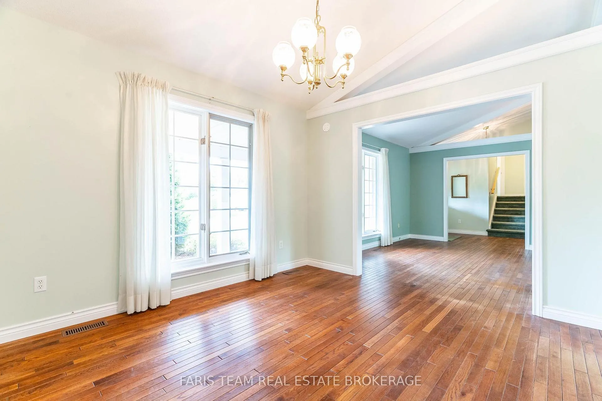 Photo 15 of 53 Maple Drive, Orillia — HOMEH