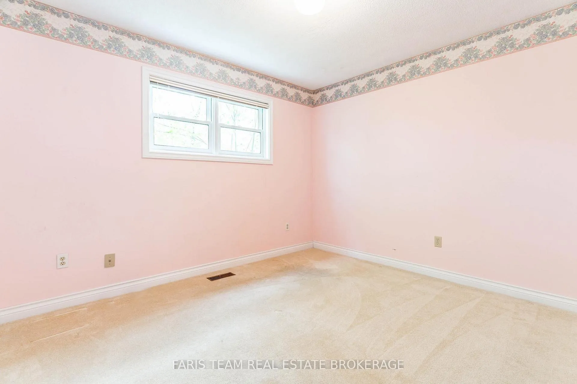 Photo 24 of 53 Maple Drive, Orillia — HOMEH