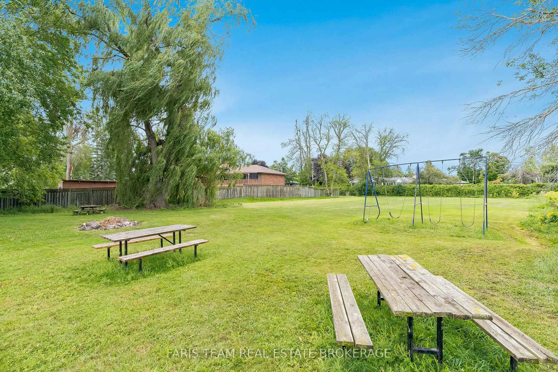 Photo 45 of 53 Maple Drive, Orillia — HOMEH