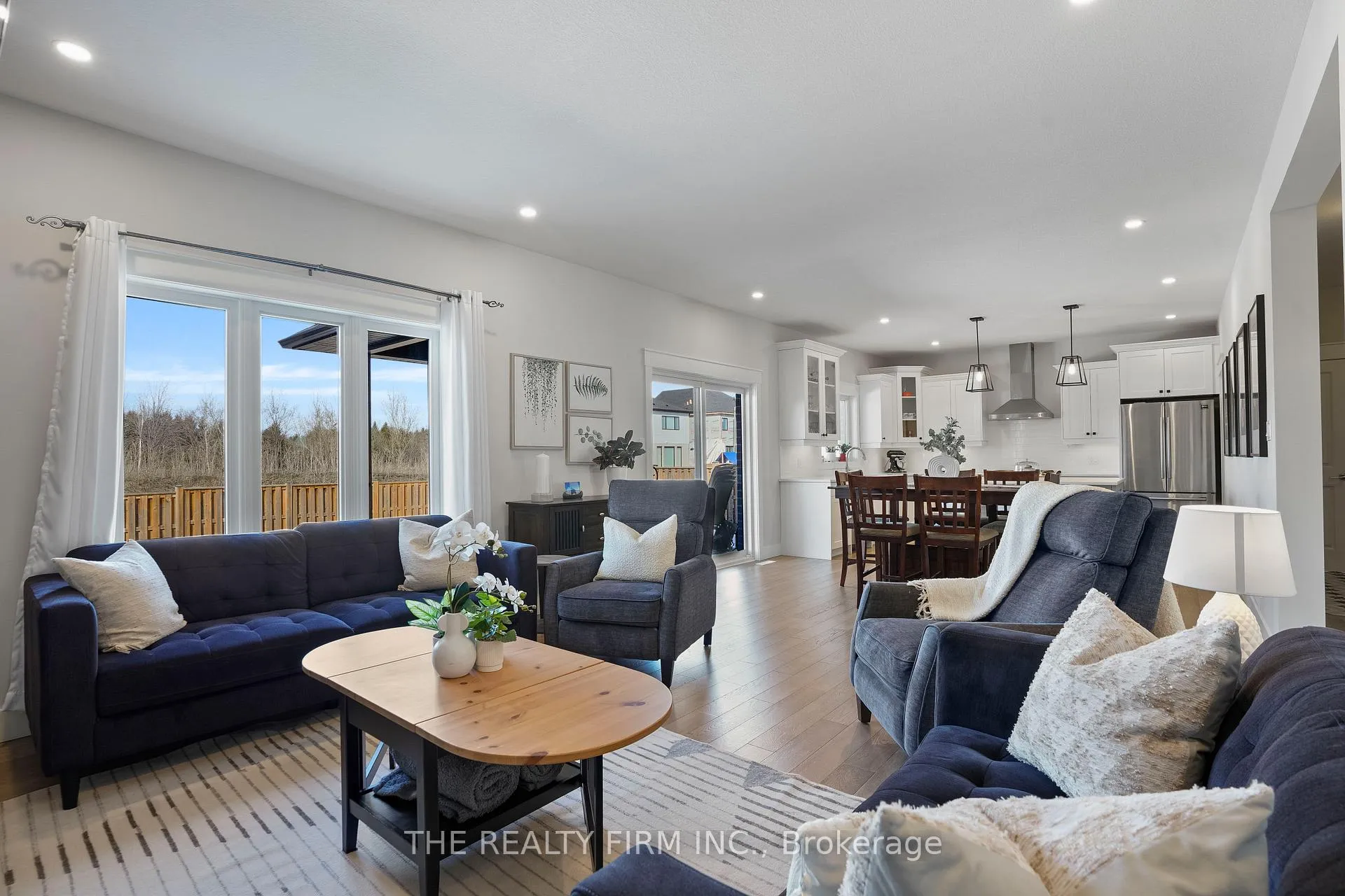 Photo 9 of 110 Stuart Avenue, Lucan Biddulph, Lucan — HOMEH