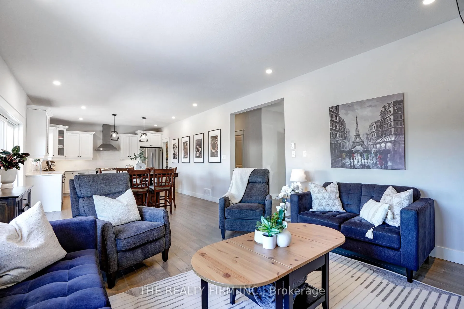 Photo 10 of 110 Stuart Avenue, Lucan Biddulph, Lucan — HOMEH