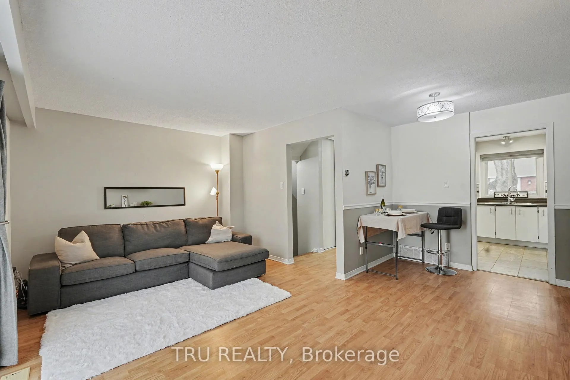 Photo 3 of 463F Moodie Drive, Ottawa, Arbeatha Park — HOMEH