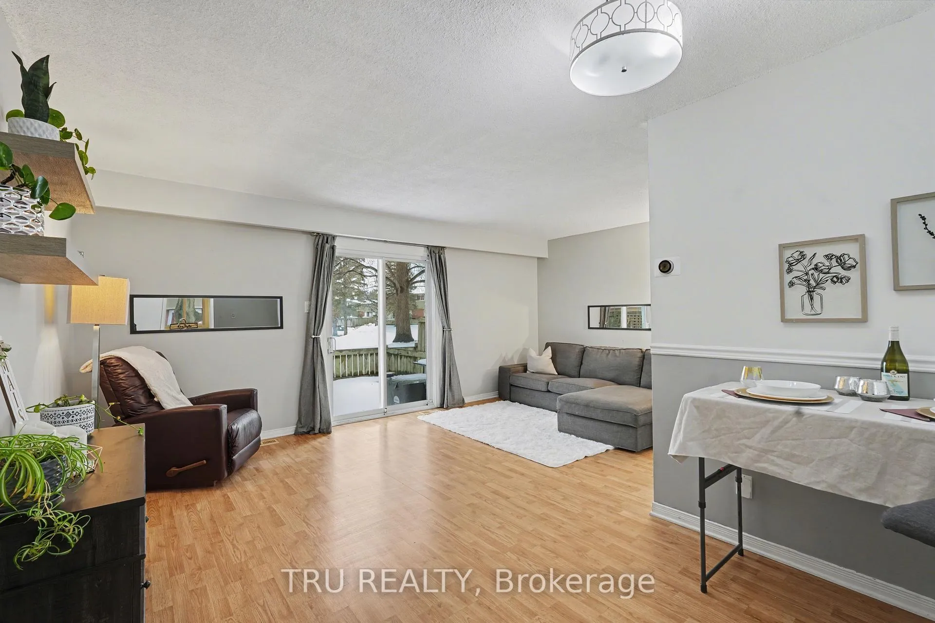 Photo 4 of 463F Moodie Drive, Ottawa, Arbeatha Park — HOMEH