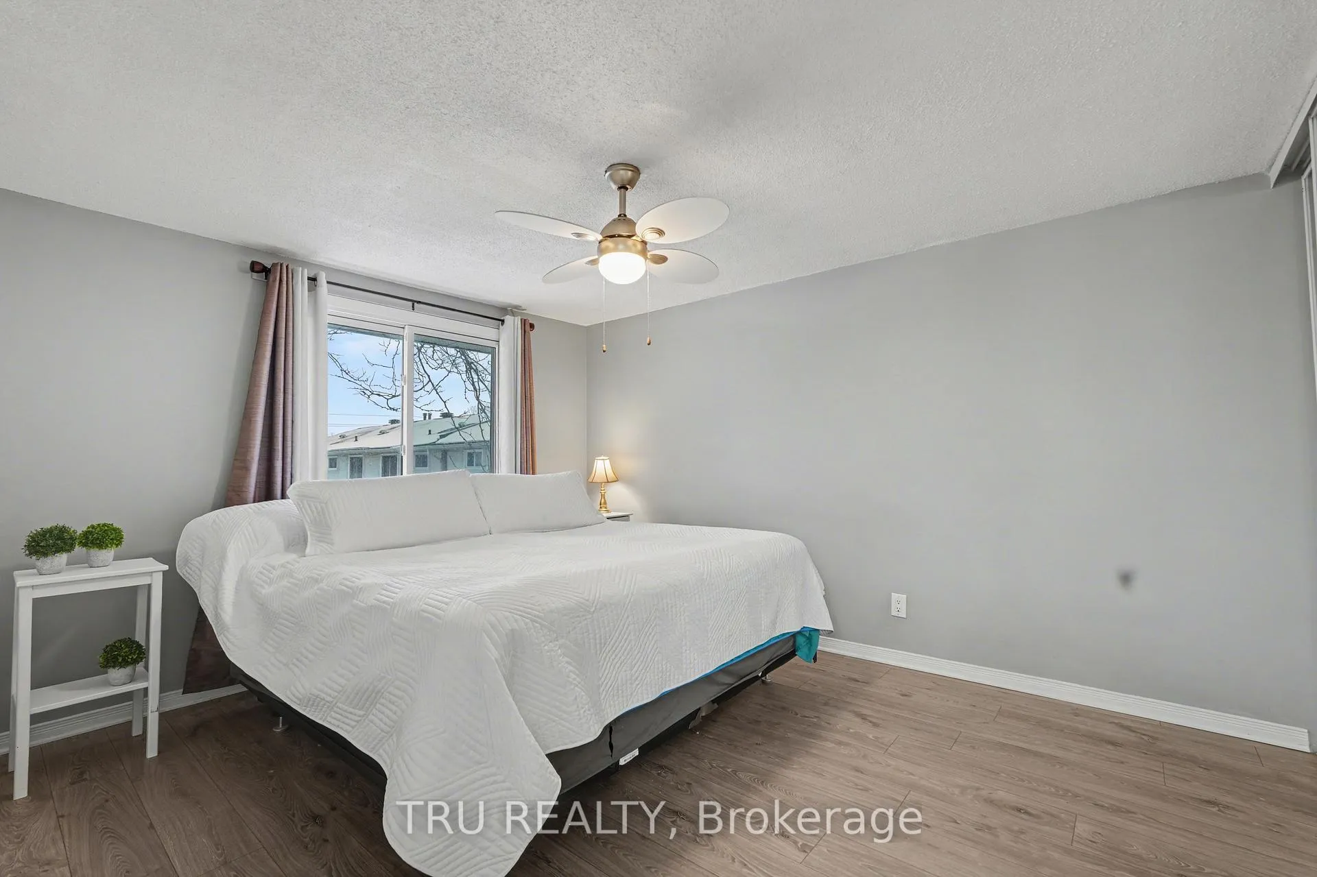 Photo 8 of 463F Moodie Drive, Ottawa, Arbeatha Park — HOMEH
