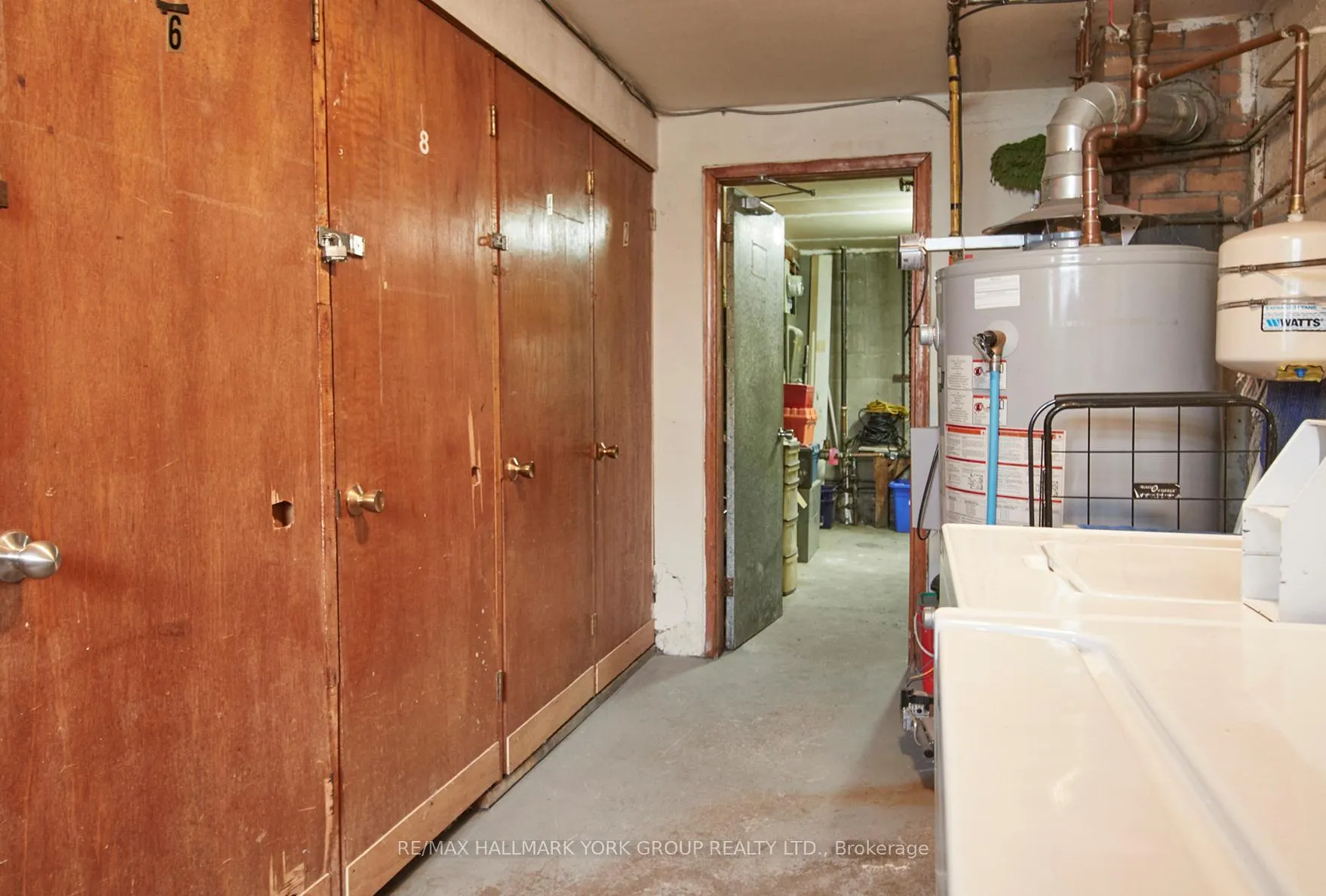 Photo 4 of 1613 Dufferin Street, Whitby, Port Whitby — HOMEH