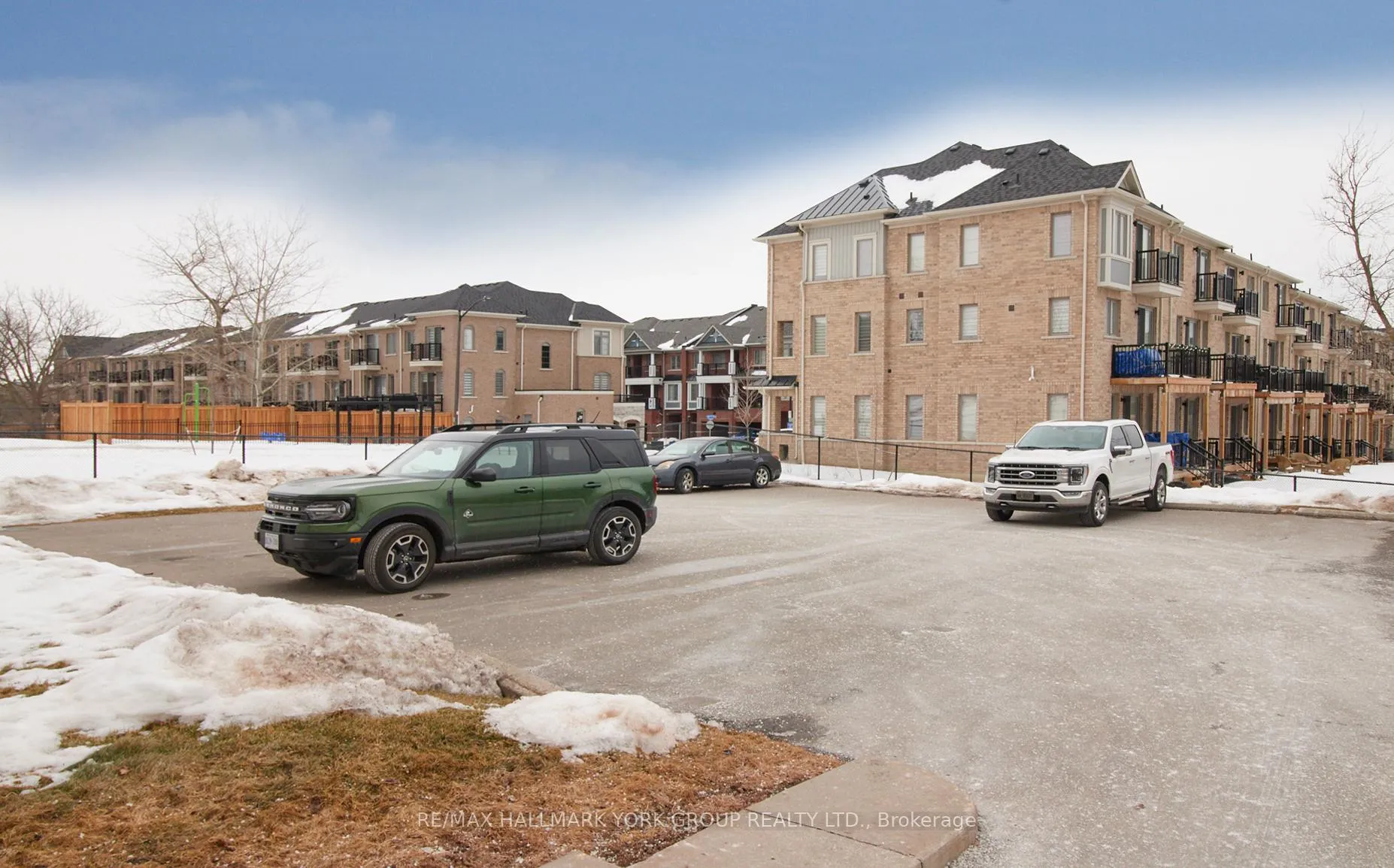 Photo 6 of 1613 Dufferin Street, Whitby, Port Whitby — HOMEH