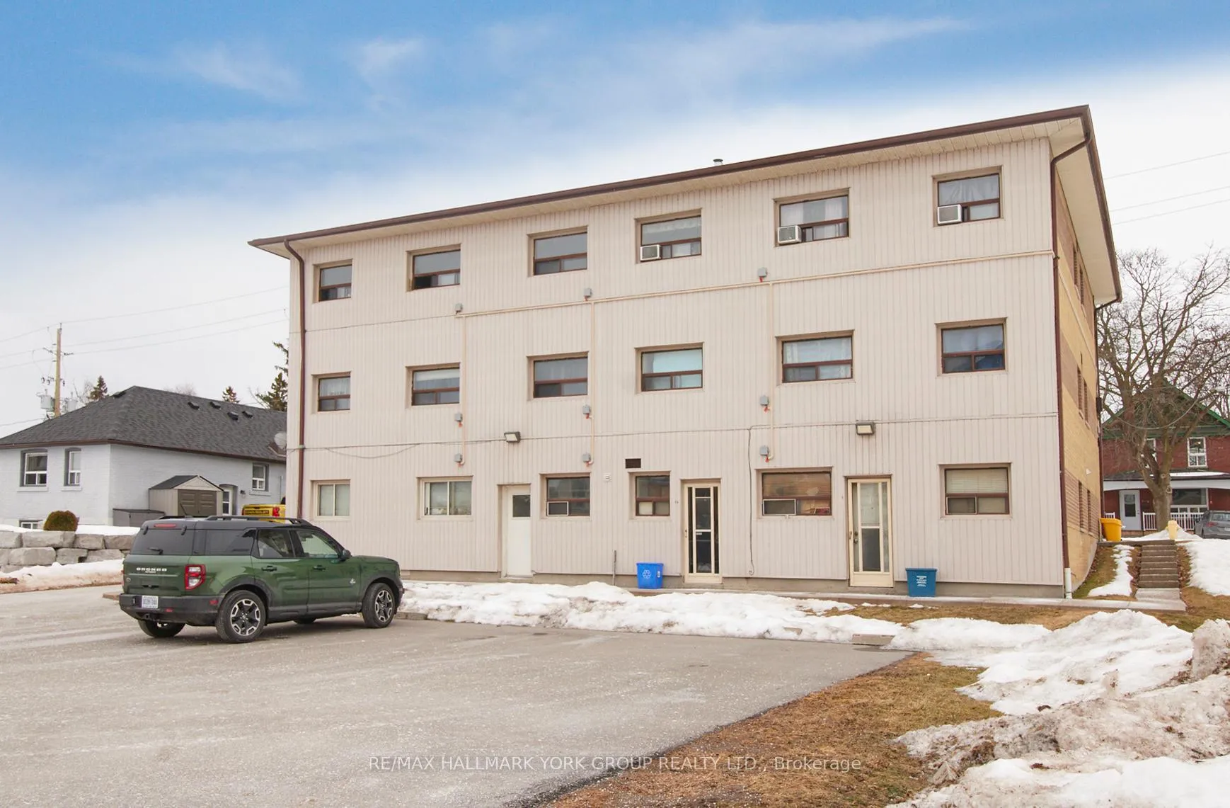 Photo 8 of 1613 Dufferin Street, Whitby, Port Whitby — HOMEH
