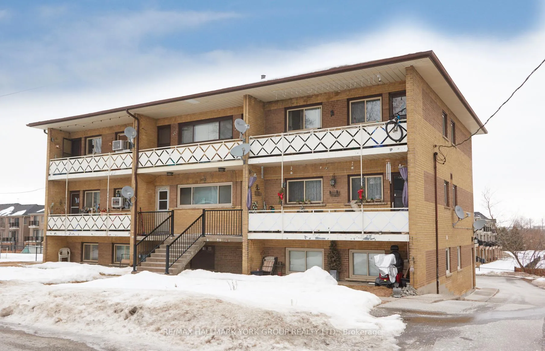 Photo 13 of 1613 Dufferin Street, Whitby, Port Whitby — HOMEH